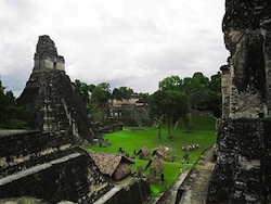 Памятникам майя досталось от туристов, ожидающих 