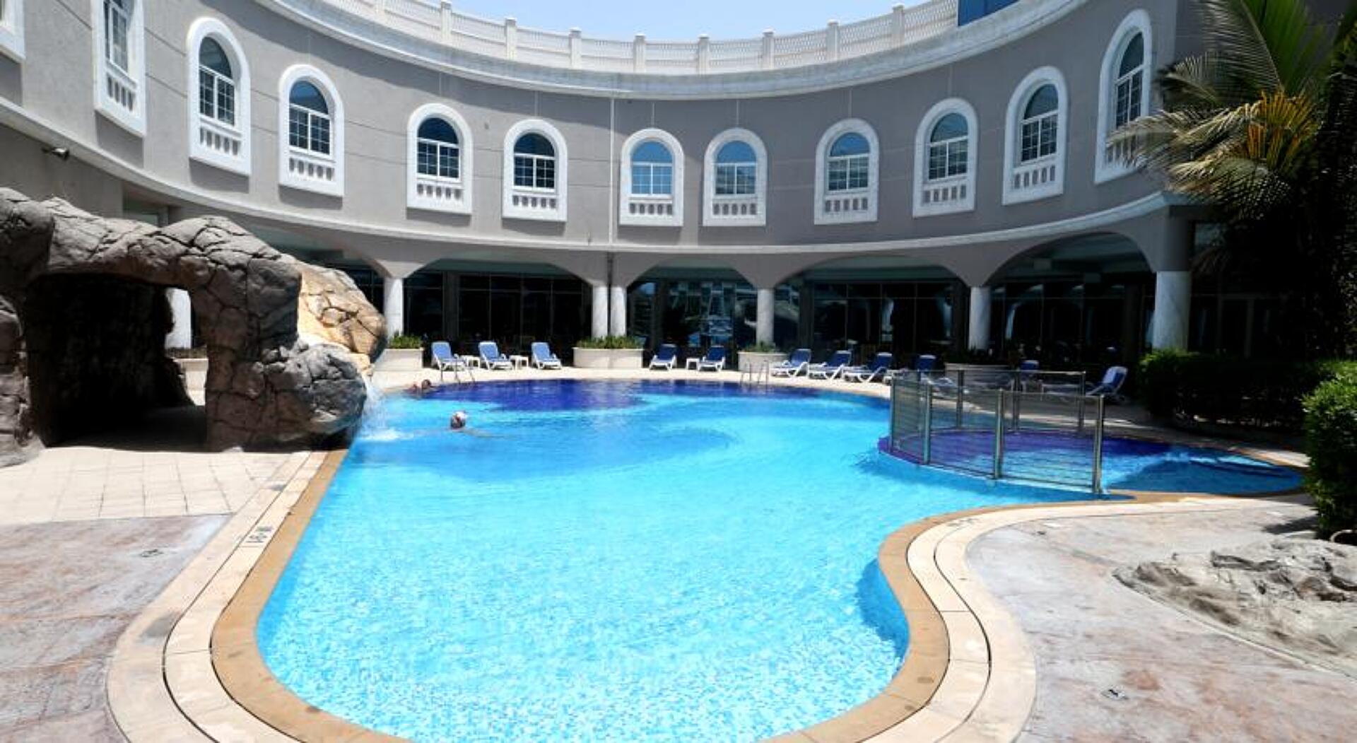 Sharjah Premiere Hotel & Resort 3* 15