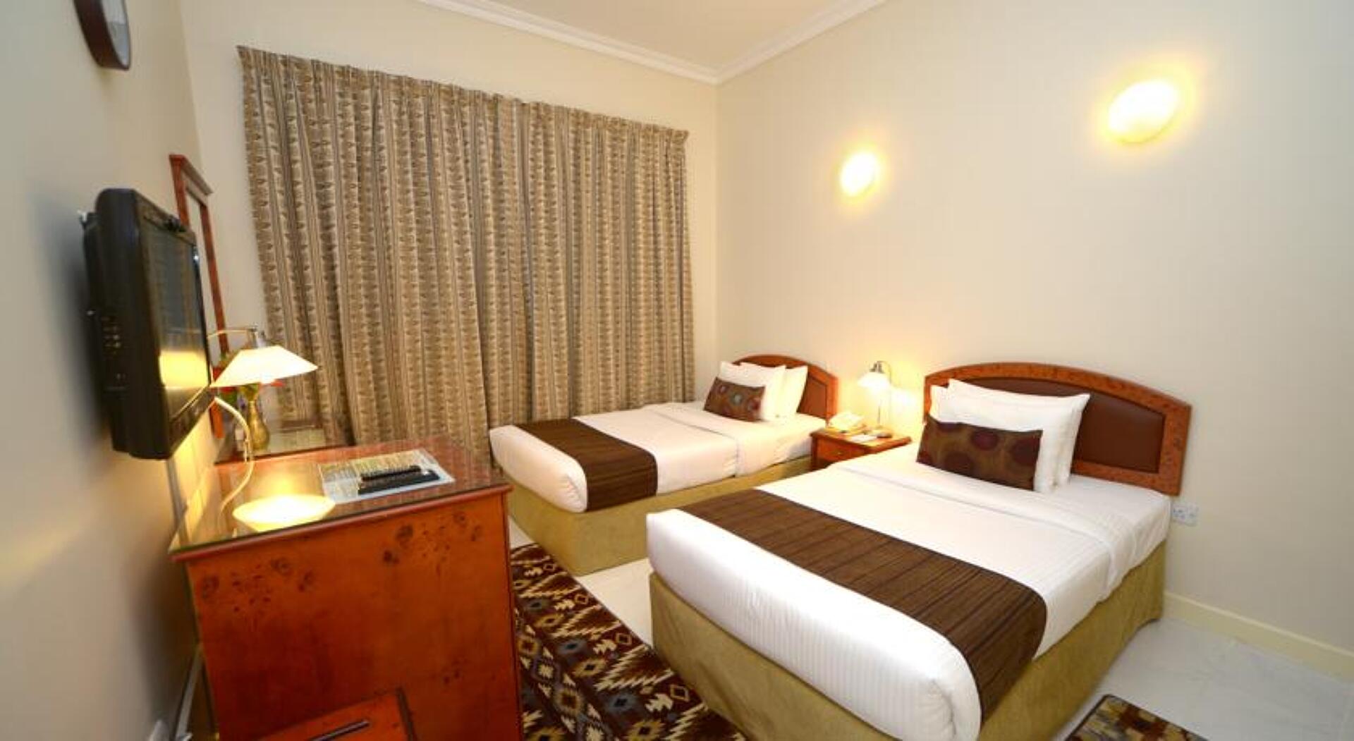 Nejoum Al Emarat 3* 0