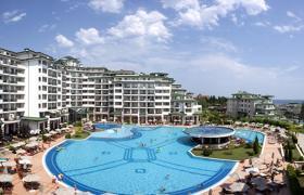 Emerald Beach Resort Spa & Apartments