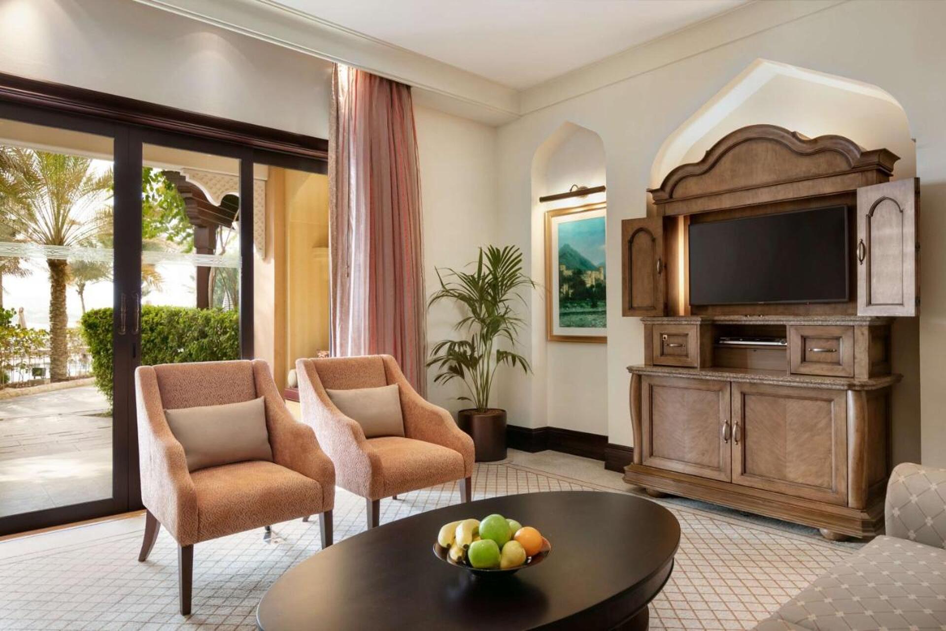 Shangri-La Hotel, Qaryat Al Beri, Abu Dhabi 5* 3