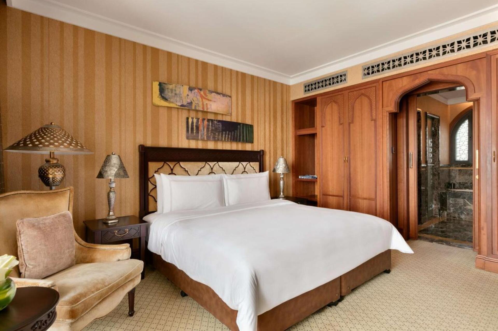 Shangri-La Hotel, Qaryat Al Beri, Abu Dhabi 5* 23