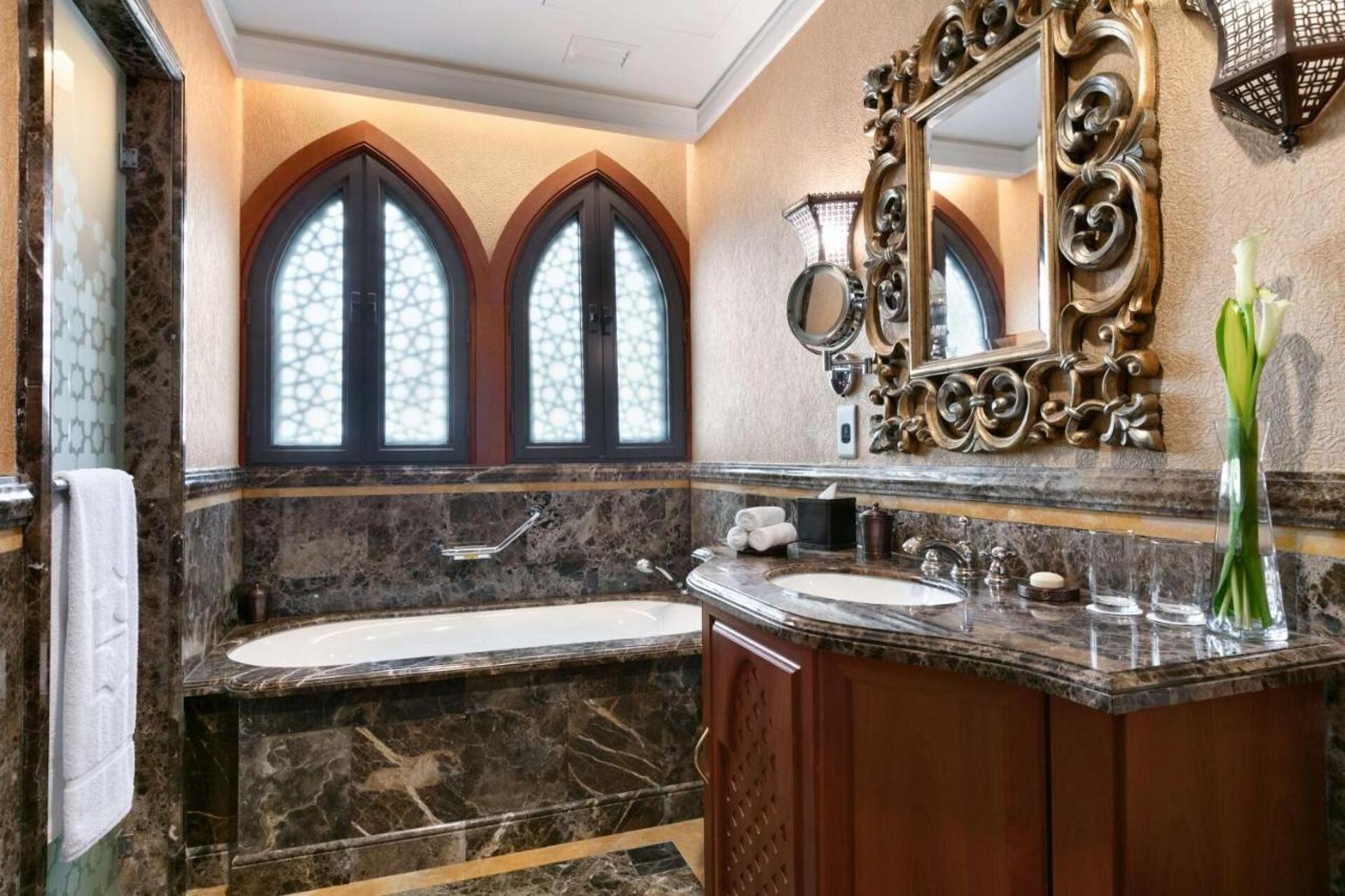 Shangri-La Hotel, Qaryat Al Beri, Abu Dhabi 5* 20