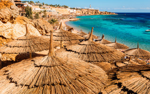 Бухты Шарм-Эль-Шейха: где искать песчаные пляжи и пологий вход?