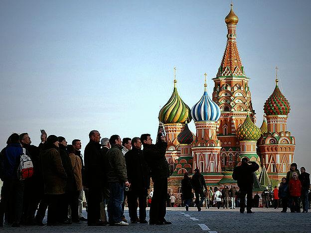 Россиянам будут приплачивать за путешествия внутри страны