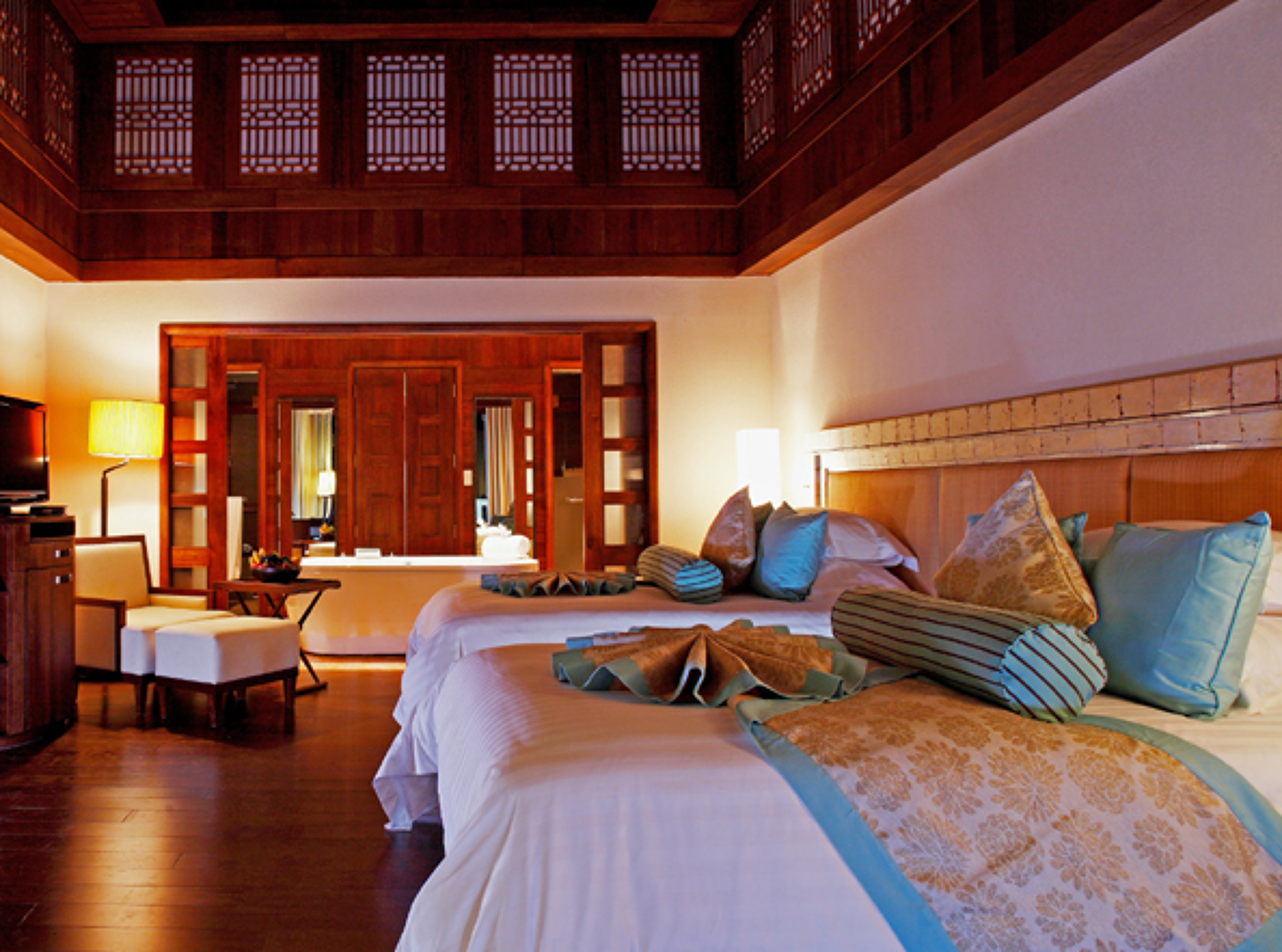 Centara Grand Beach Resort Phuket 6