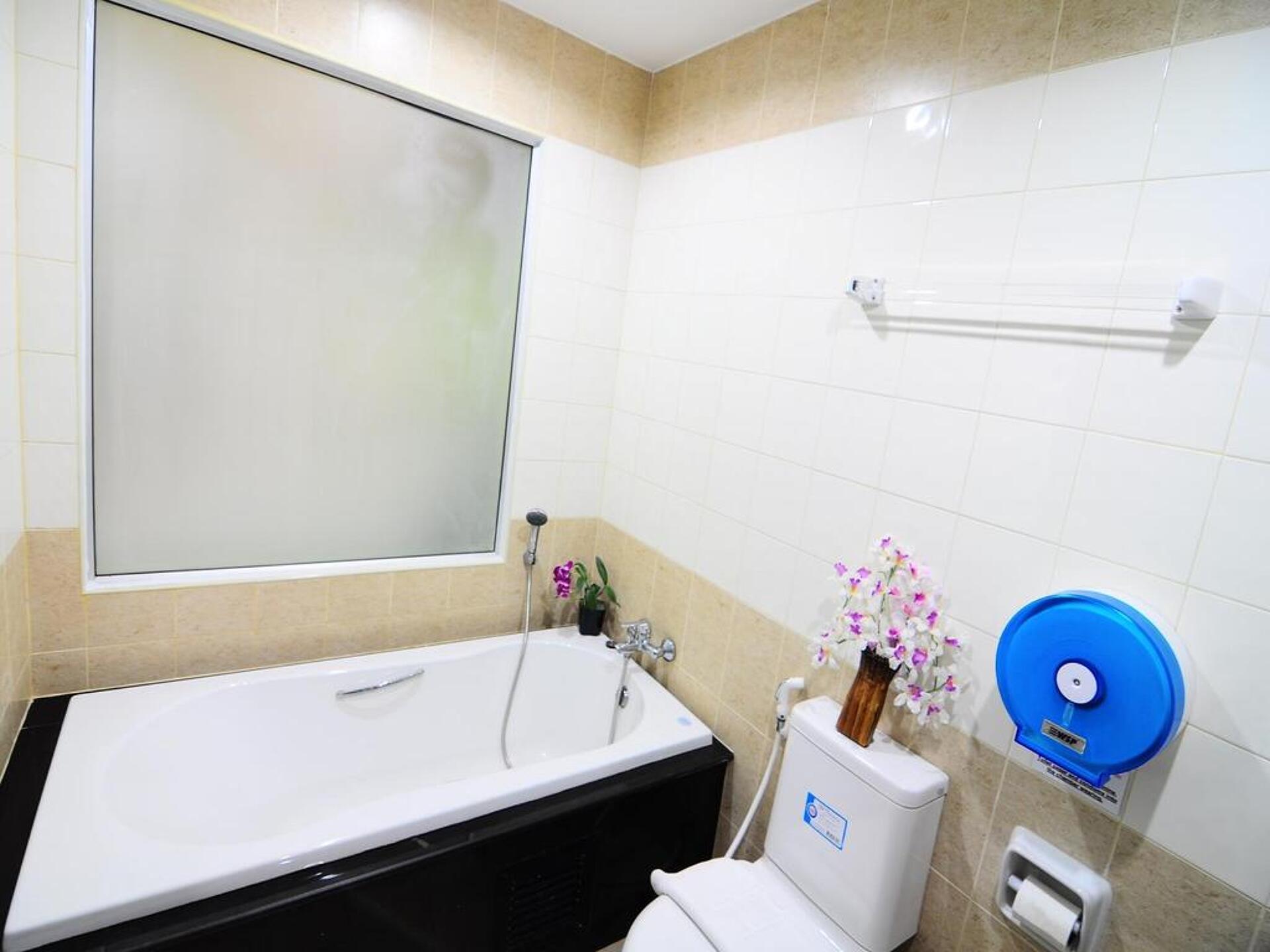 YK Patong Resort 3* 8