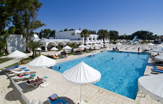 Bousten Long Beach Club