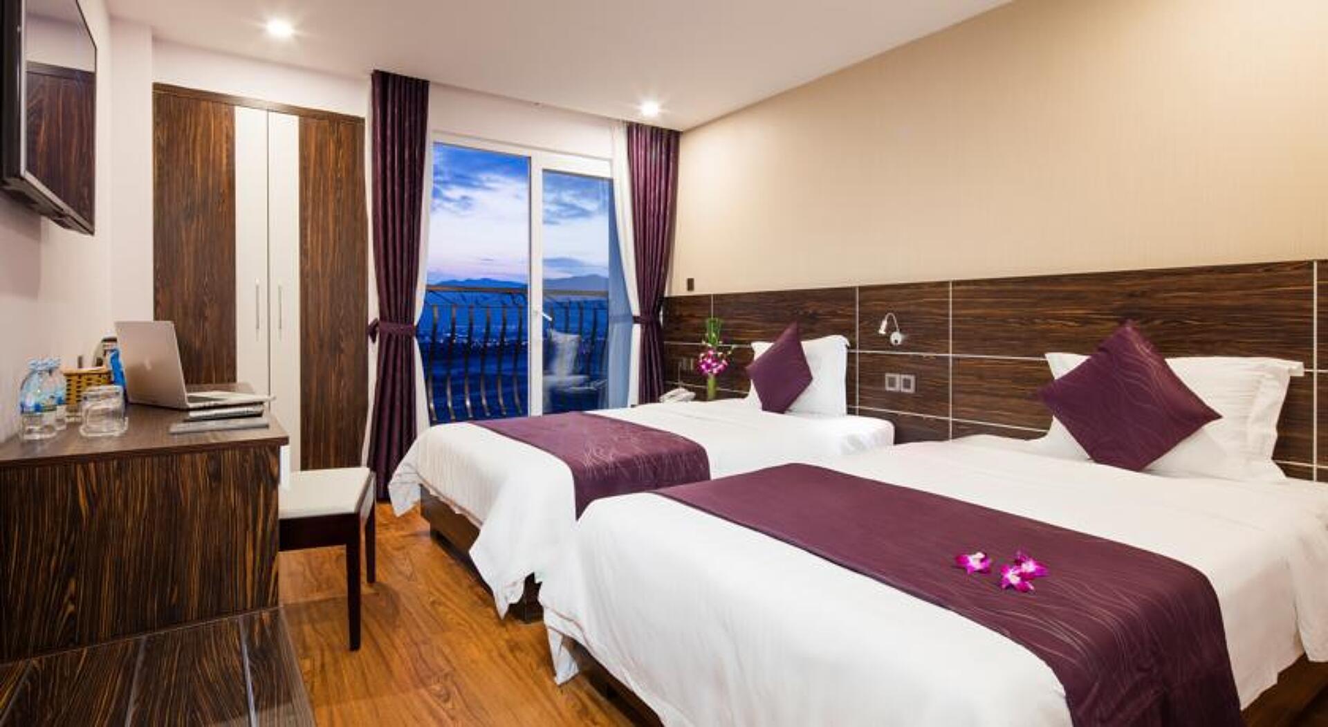 Balcony Hotel 3* 5