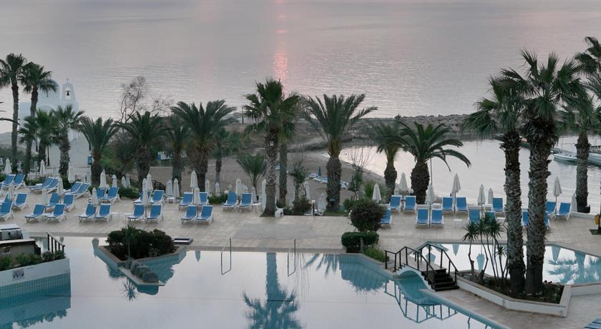 Golden Coast Beach 4* 10