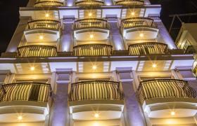 Balcony Hotel
