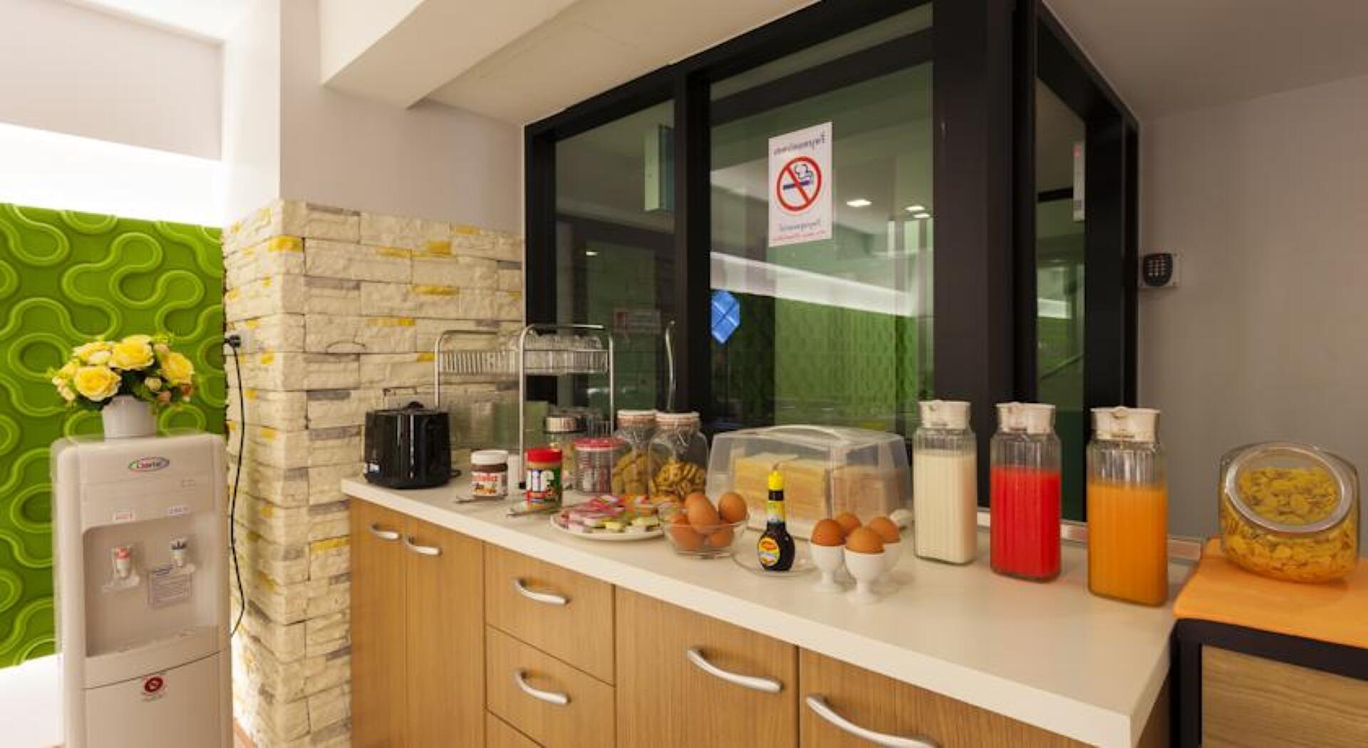 Patong Max Value Hotel 3* 15
