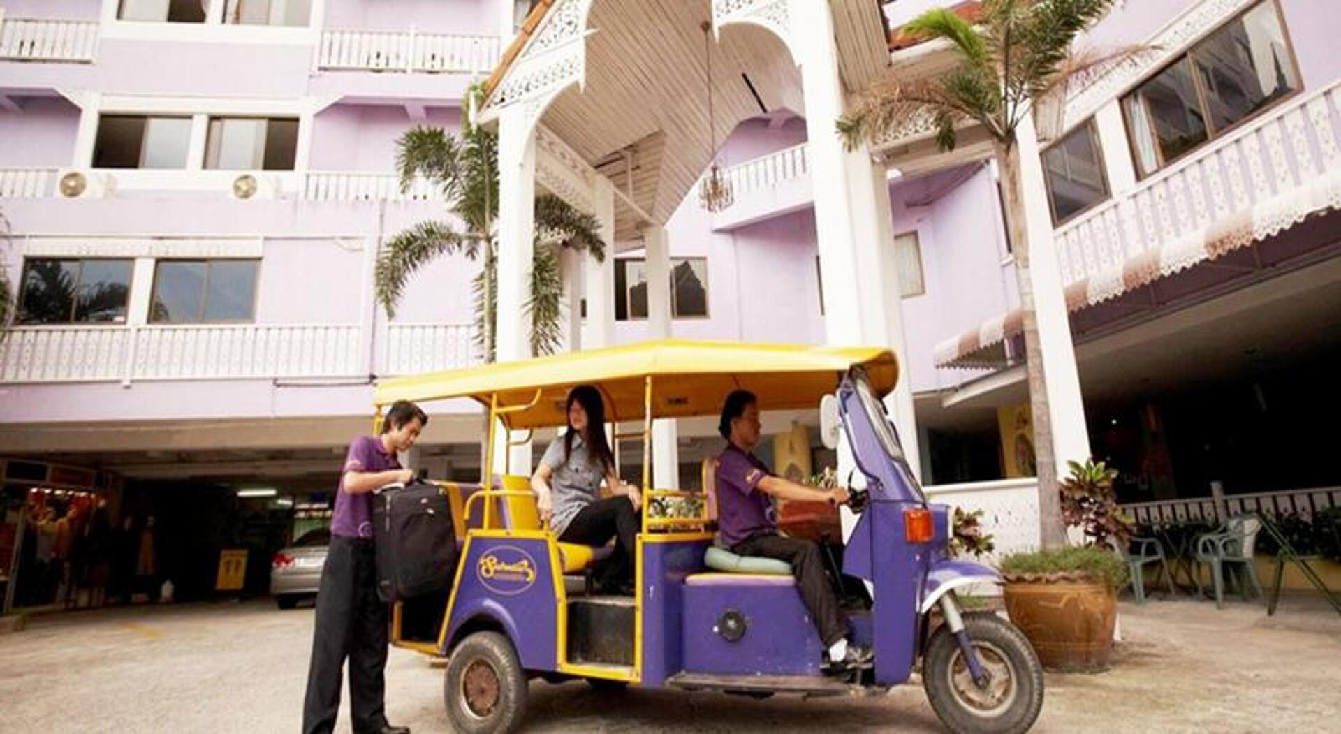 Siam Sawasdee 2* 18