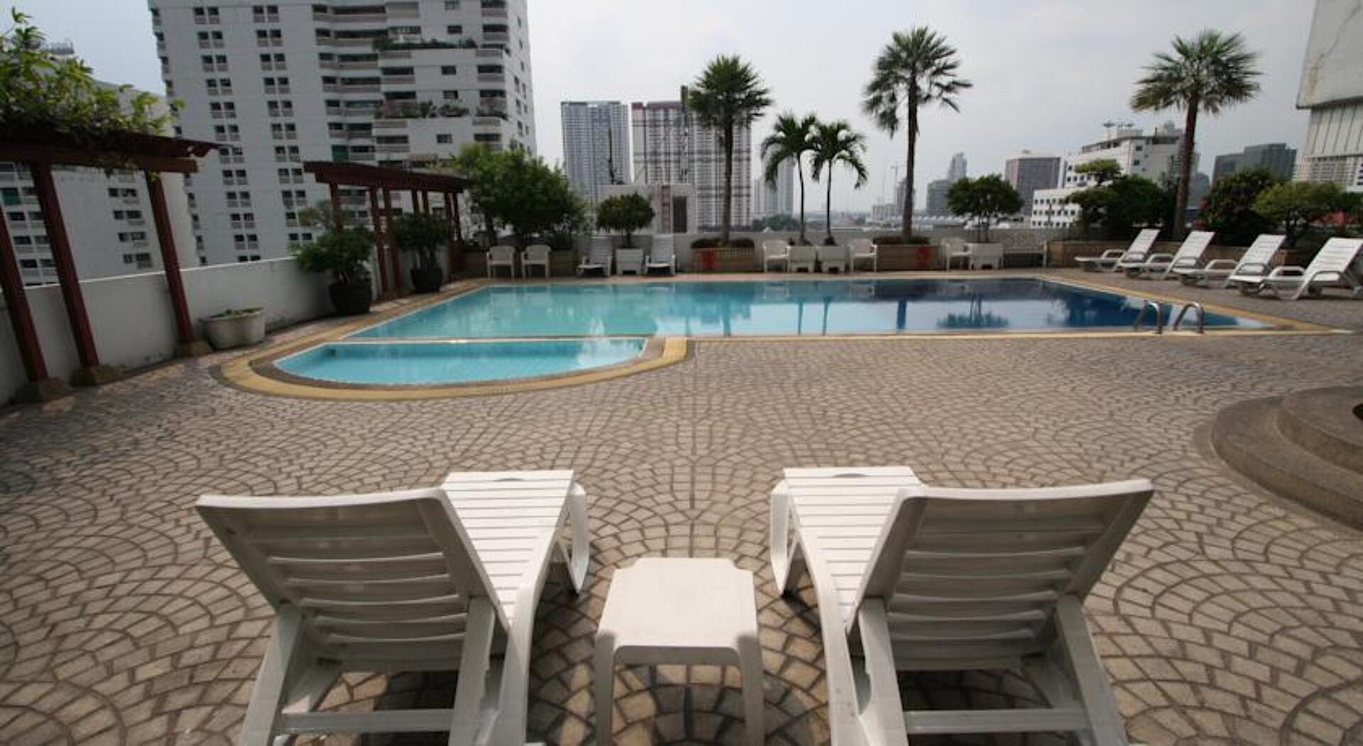 Baiyoke Suite Hotel 3* 20