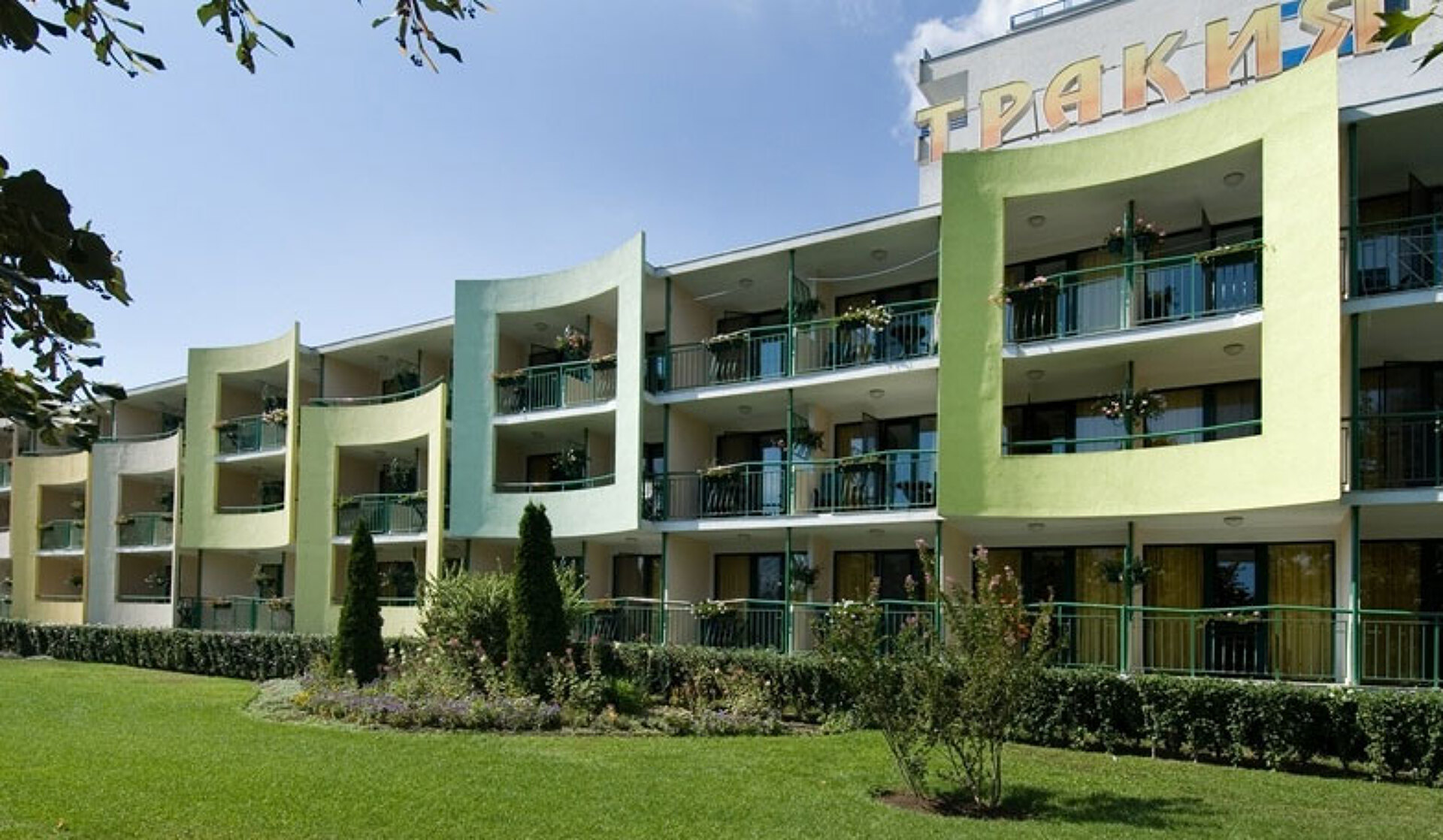 Trakia 3* 4