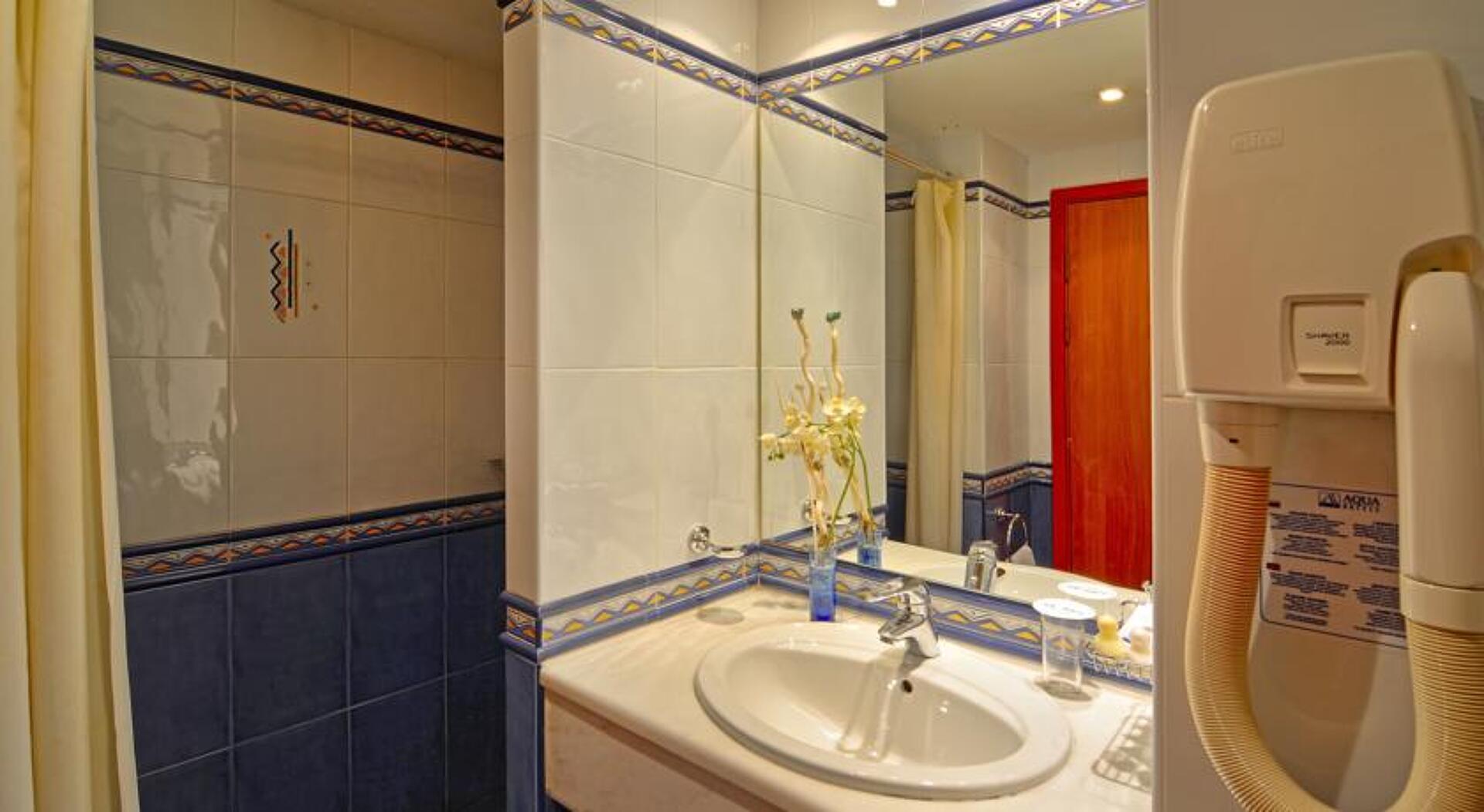 Aqua 4* 24