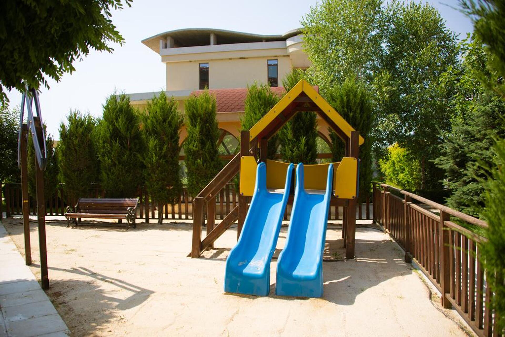 Apolonia Palace 4* 4