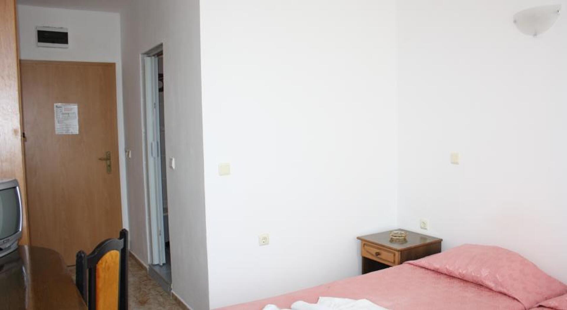 Sunny Varshava 3* 4