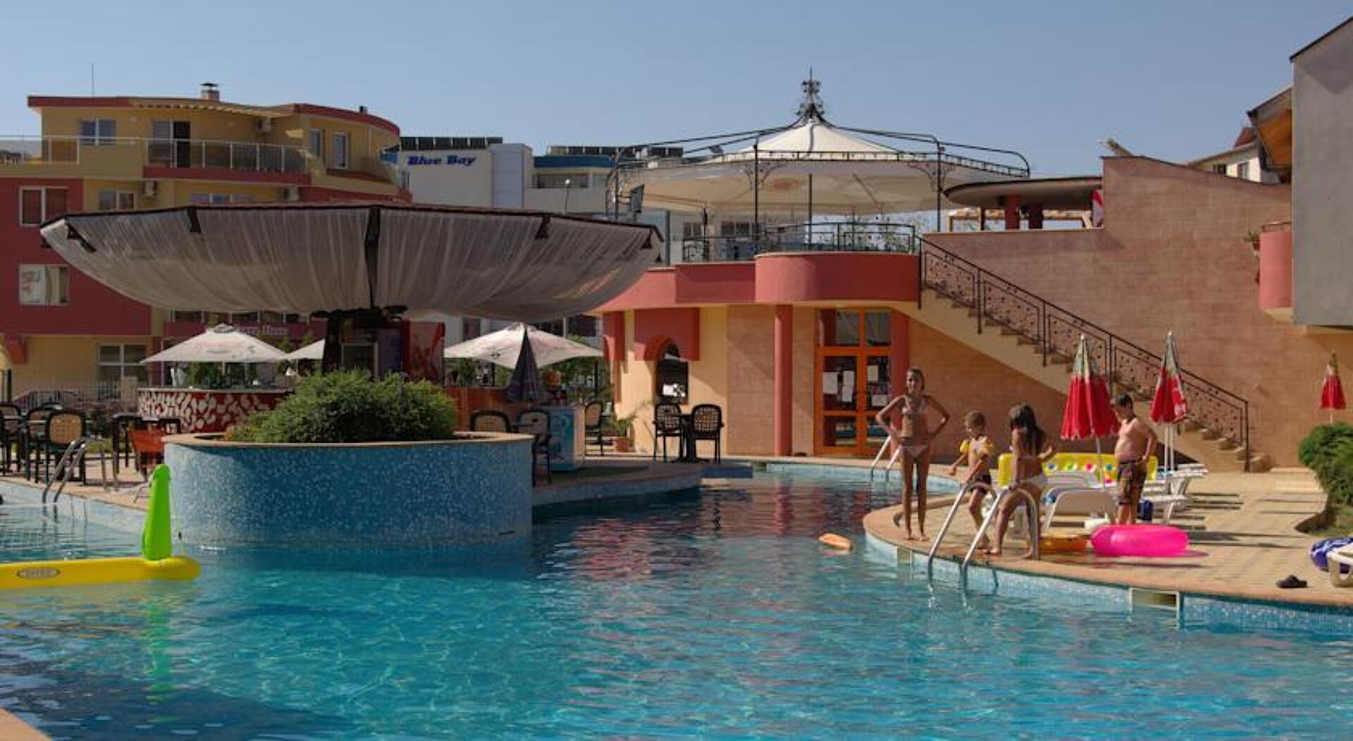 Sunrise Club 3* 24