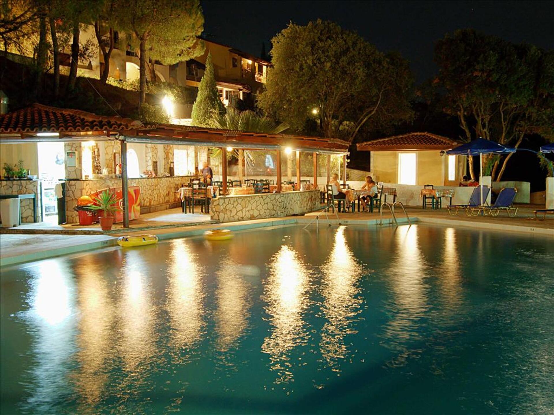 Celia Apartments 2* 4