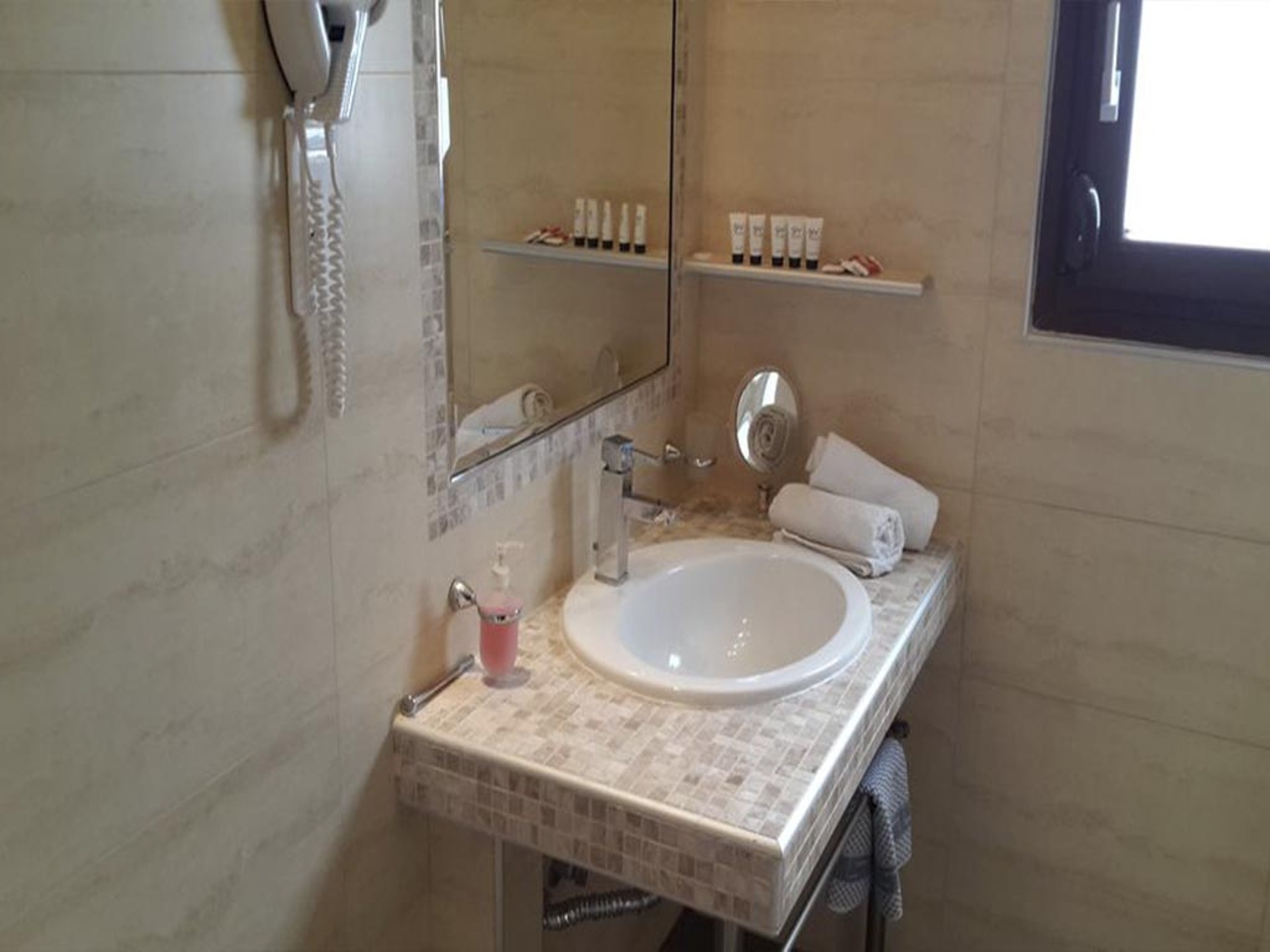Meliton Inn 3* 16