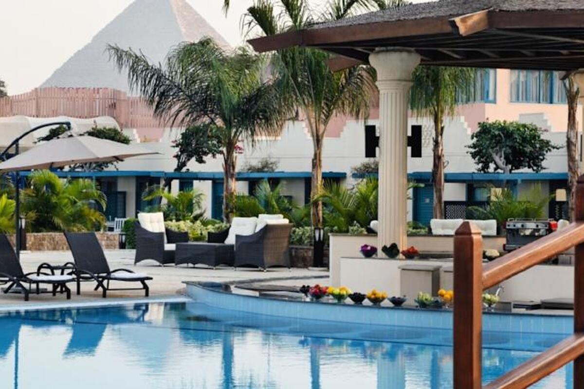 Moevenpick Resort Cairo Pyramids 5* 2