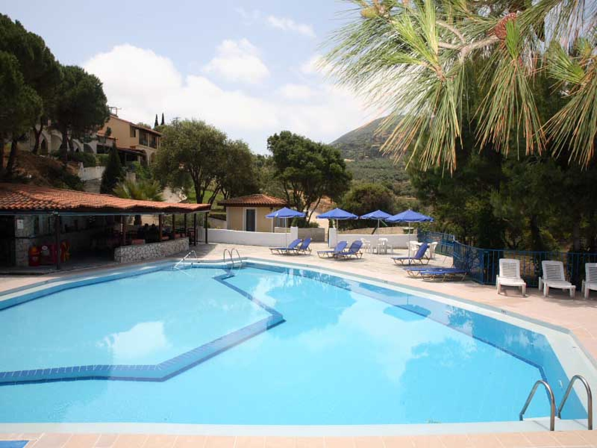 Celia Apartments 2* 8