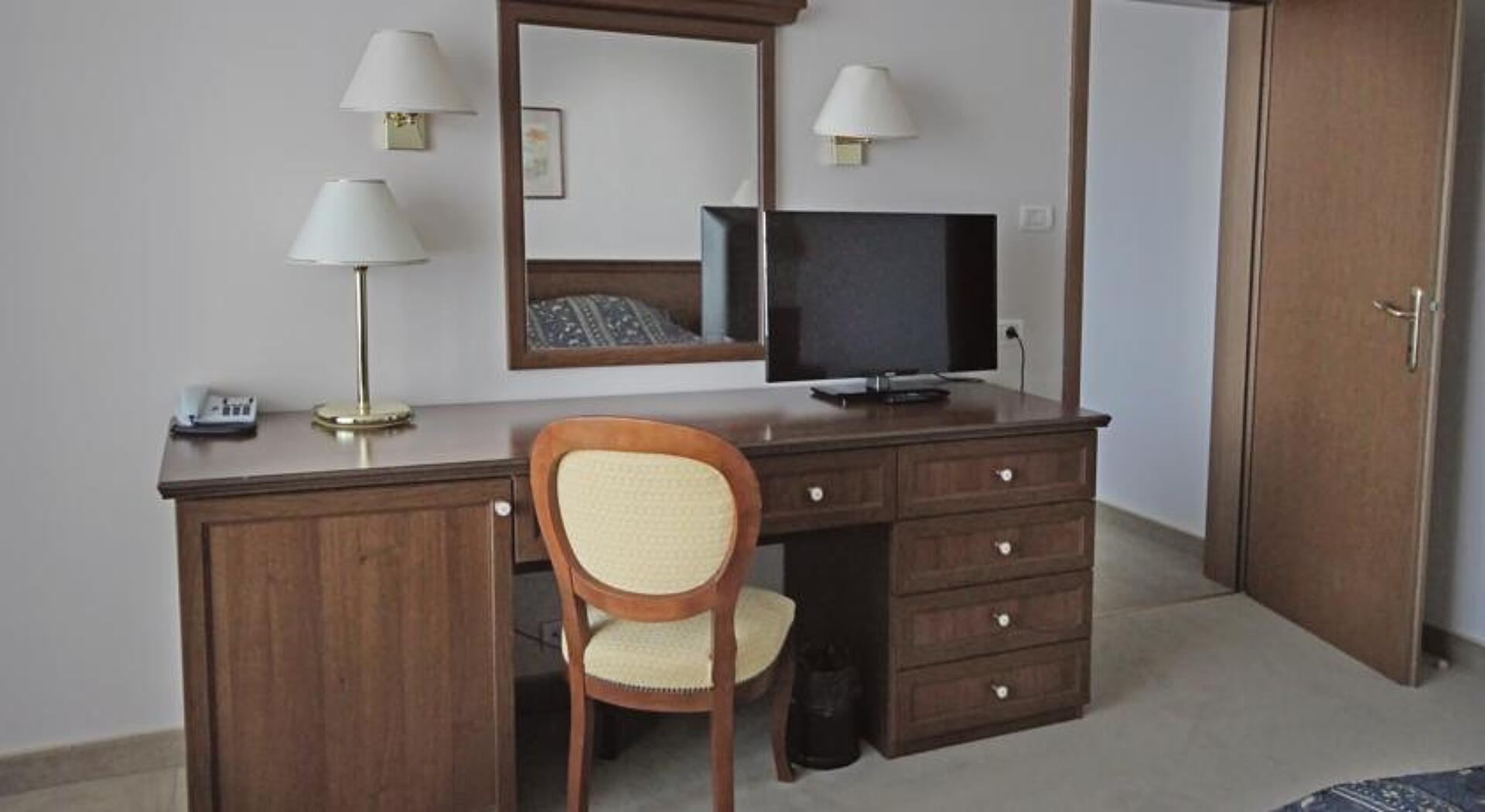 Riviera Beach 5* 8