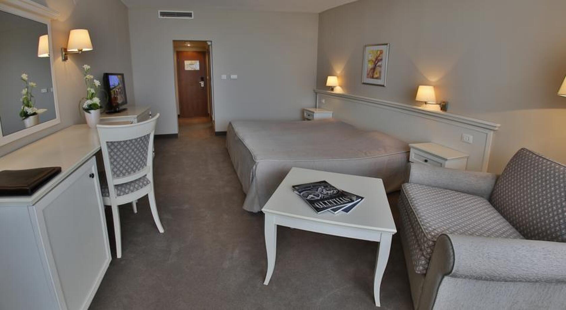 Riviera Beach 5* 9