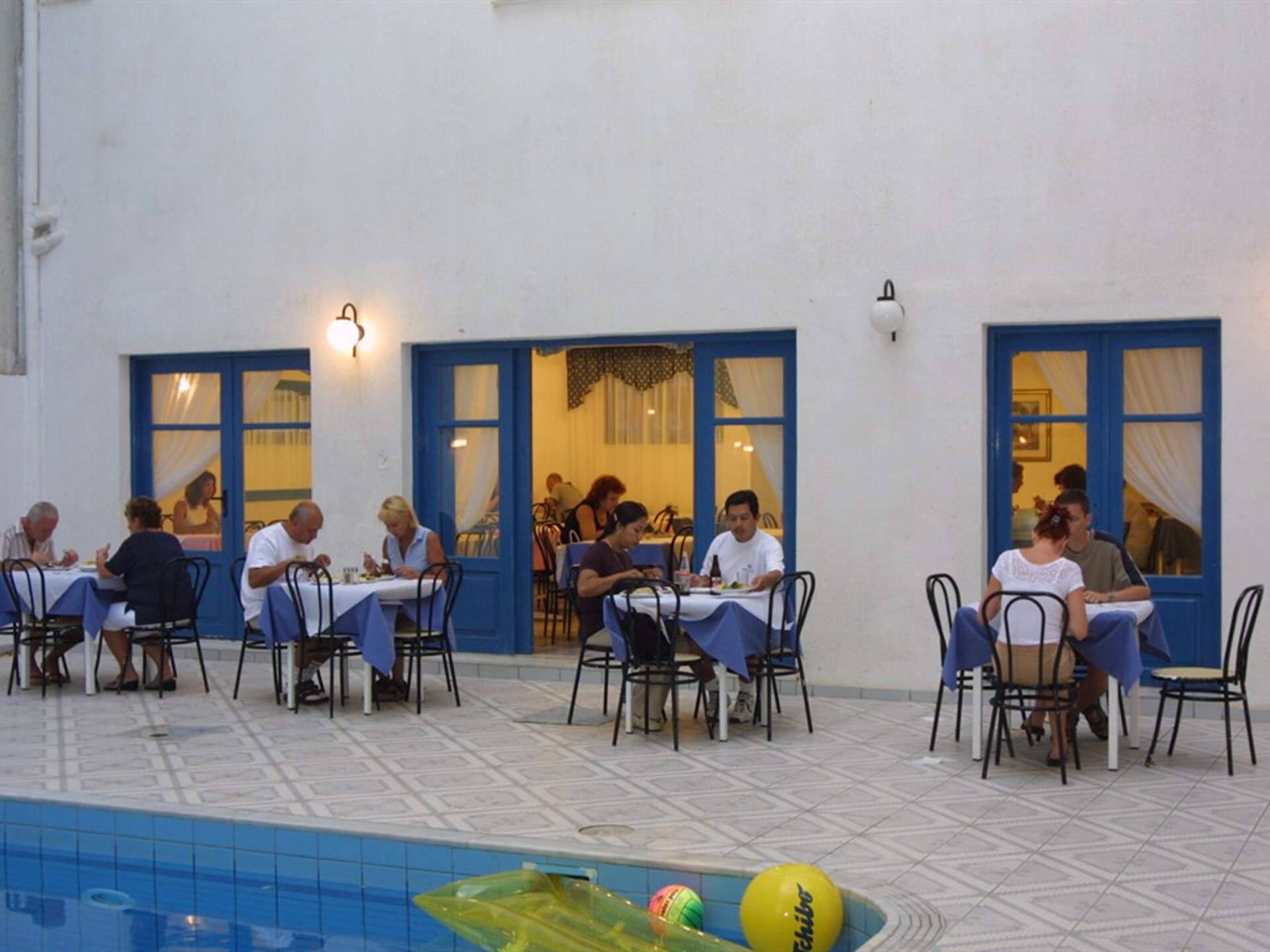 Hersonissos Central  3* 16