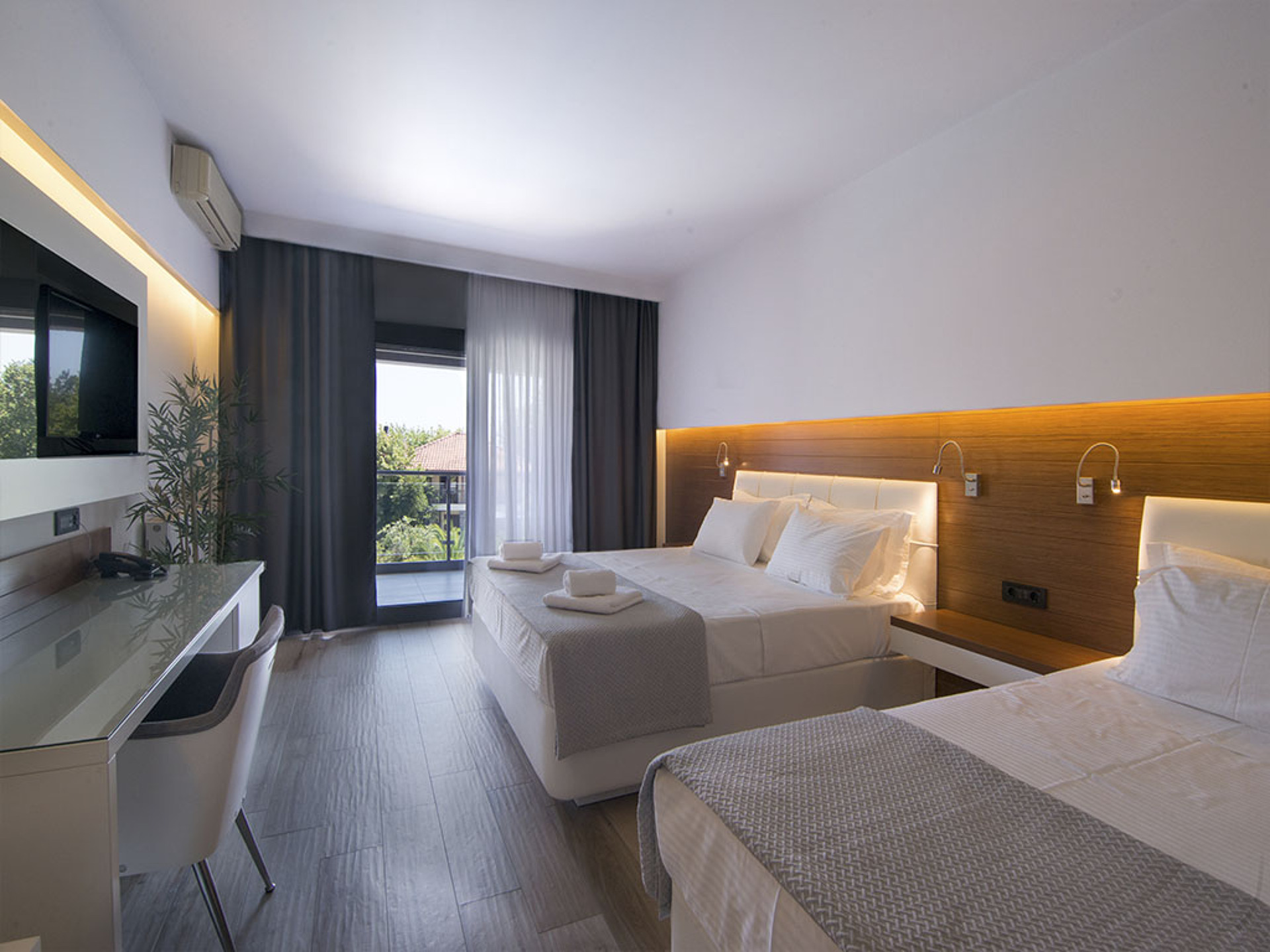 San Panteleimon Beach 4* 8