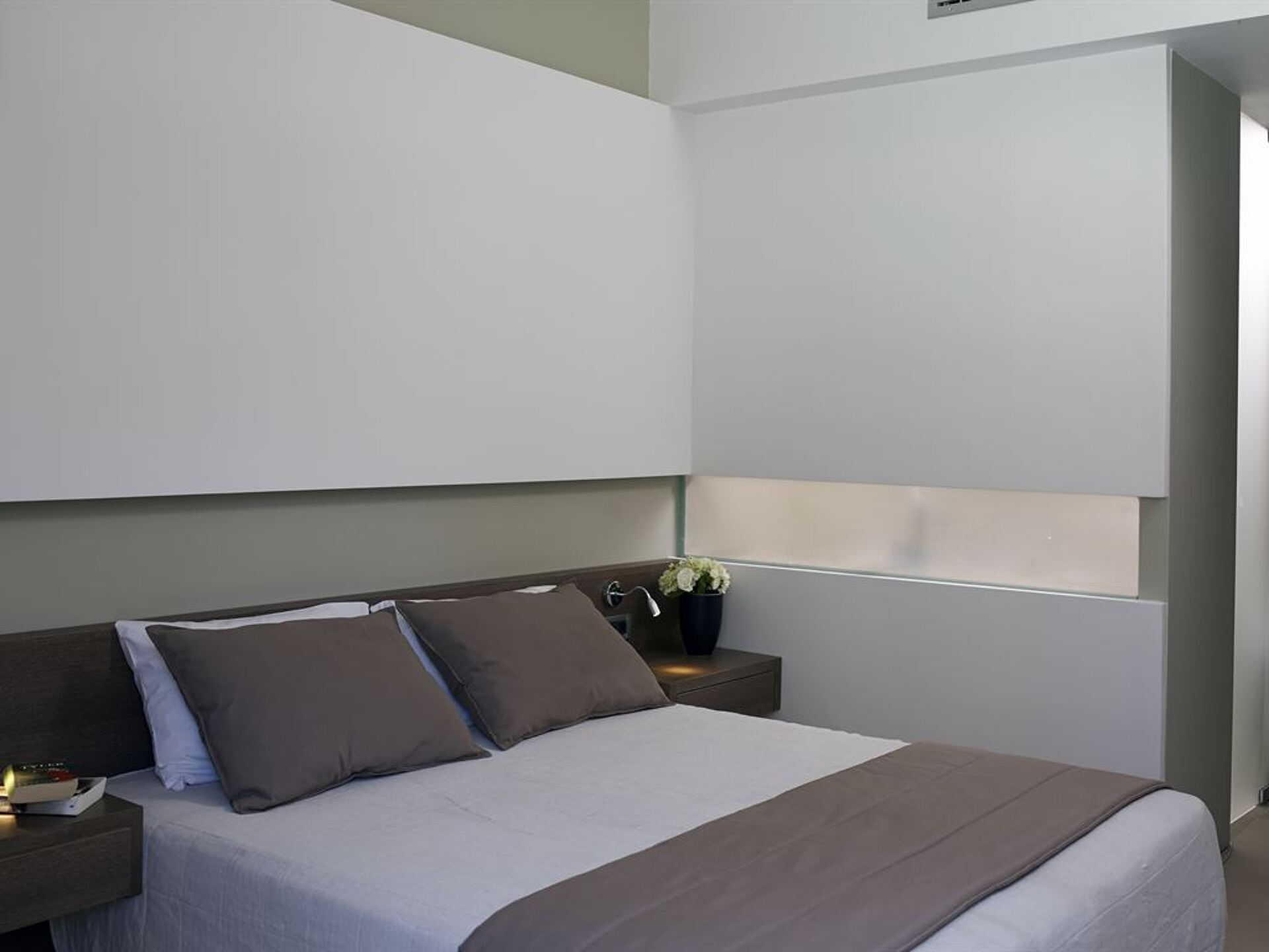 Angela Suites & Lobby 3* 5