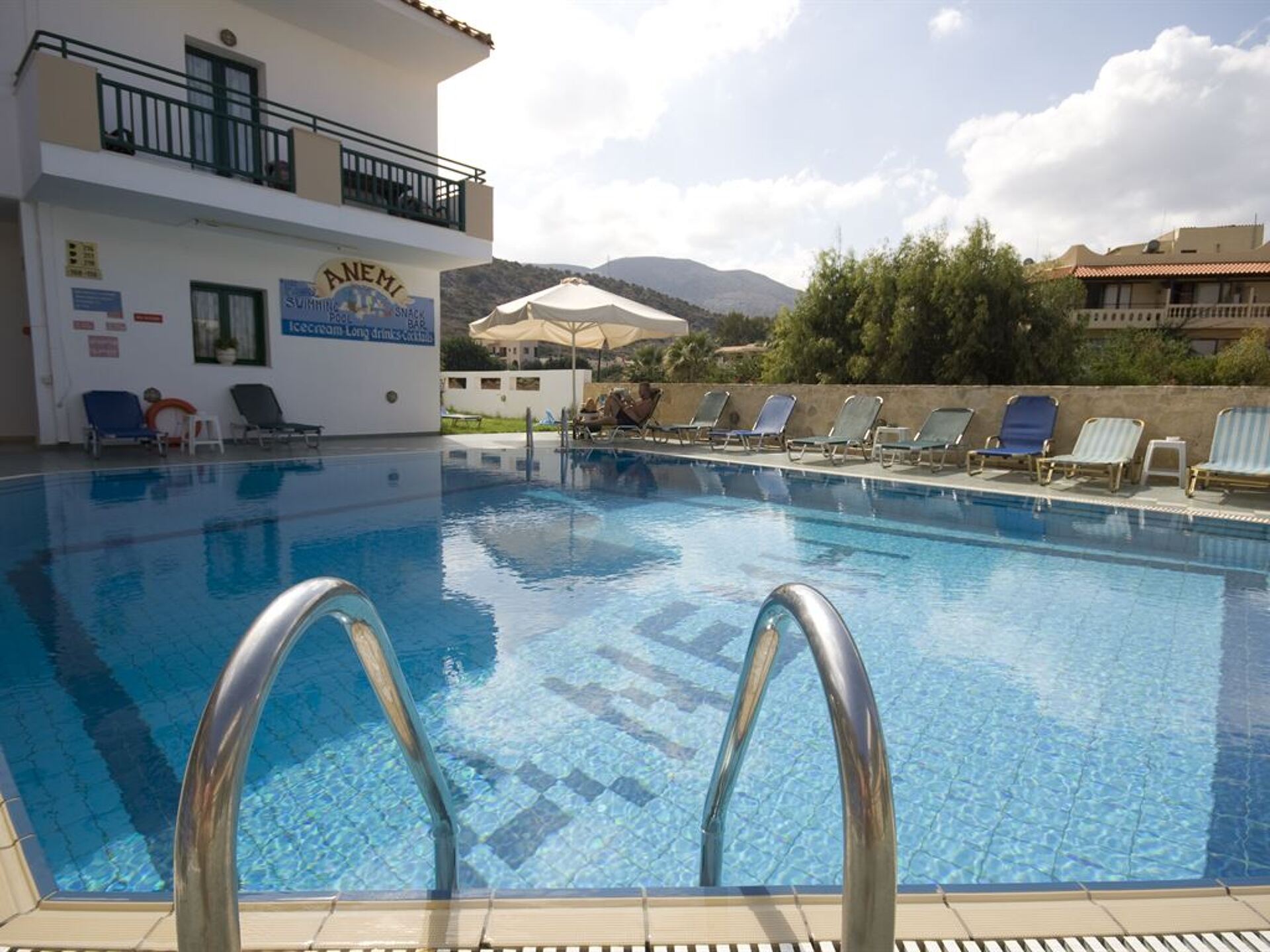 Anemi Studios & Apartments 4