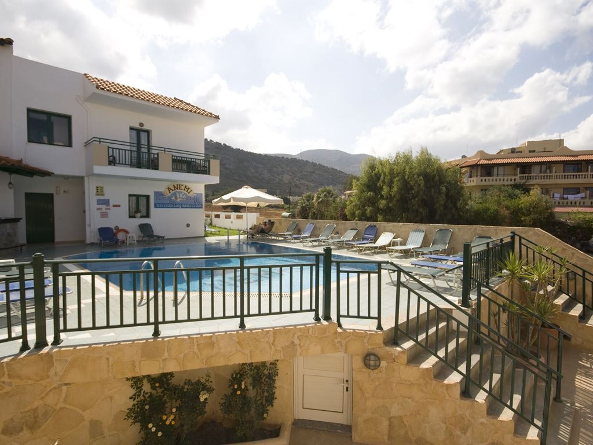 Anemi Studios & Apartments 3