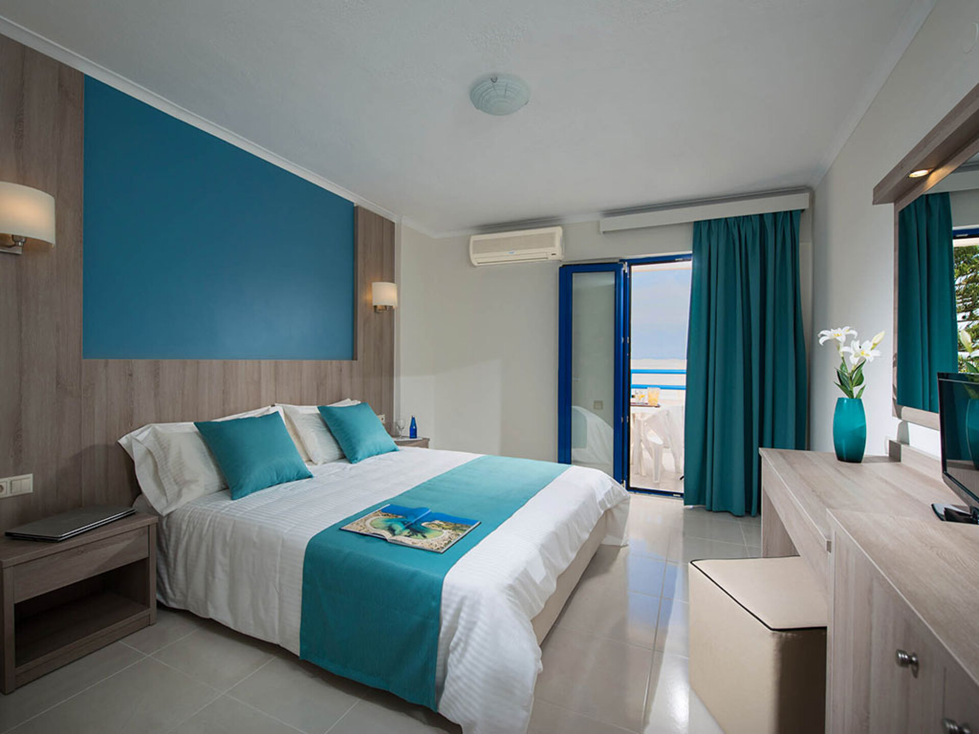 Hersonissos Central  3* 8