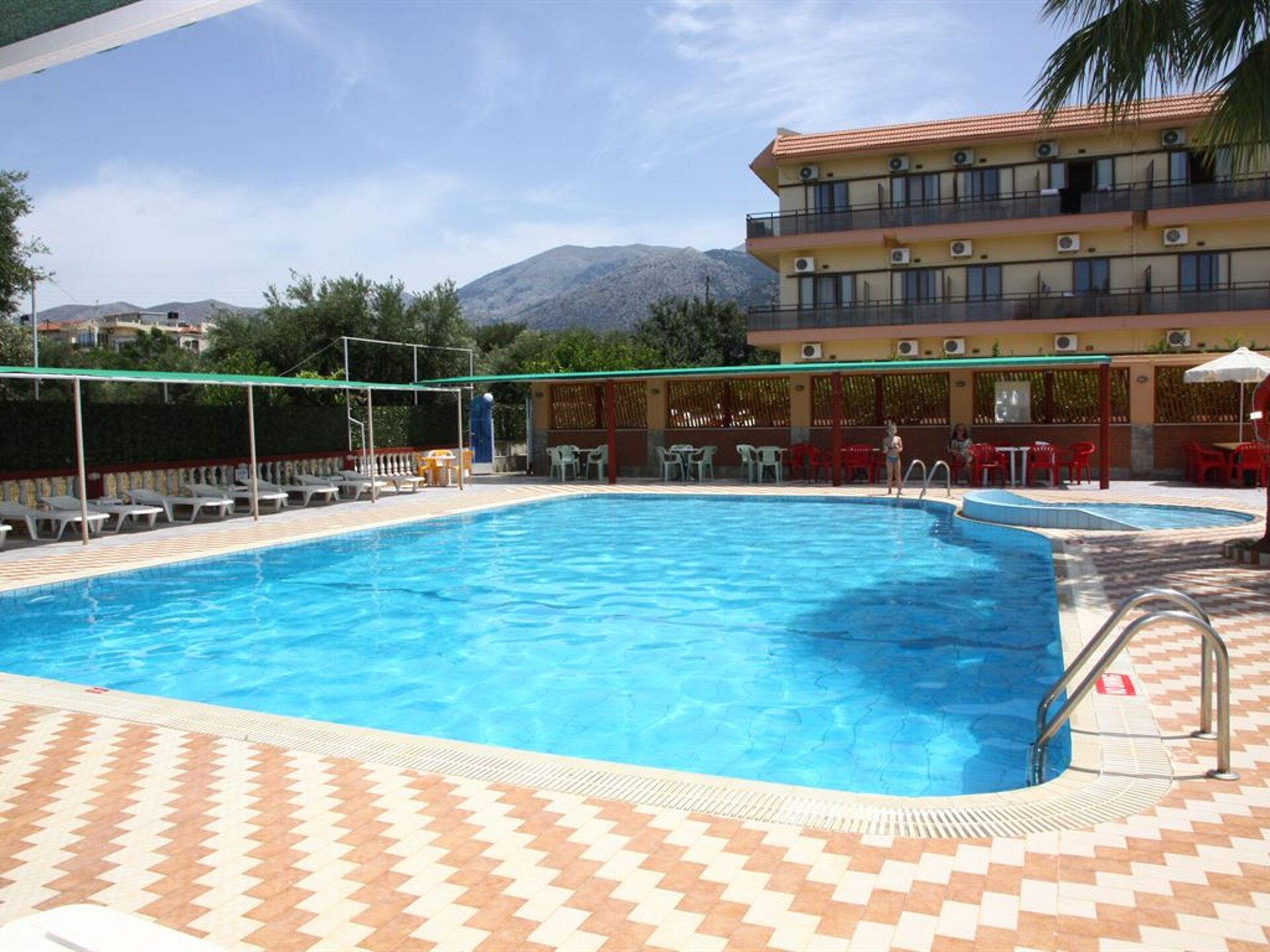 Triton Garden 3* 7