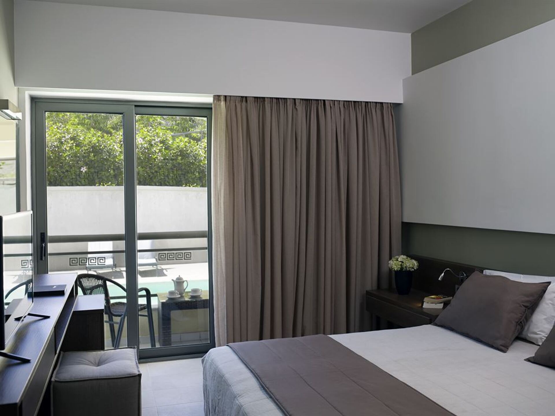 Angela Suites & Lobby 3* 4