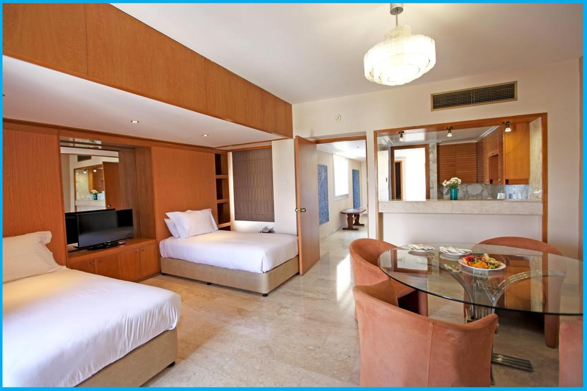 Poseidonia Beach 4* 8