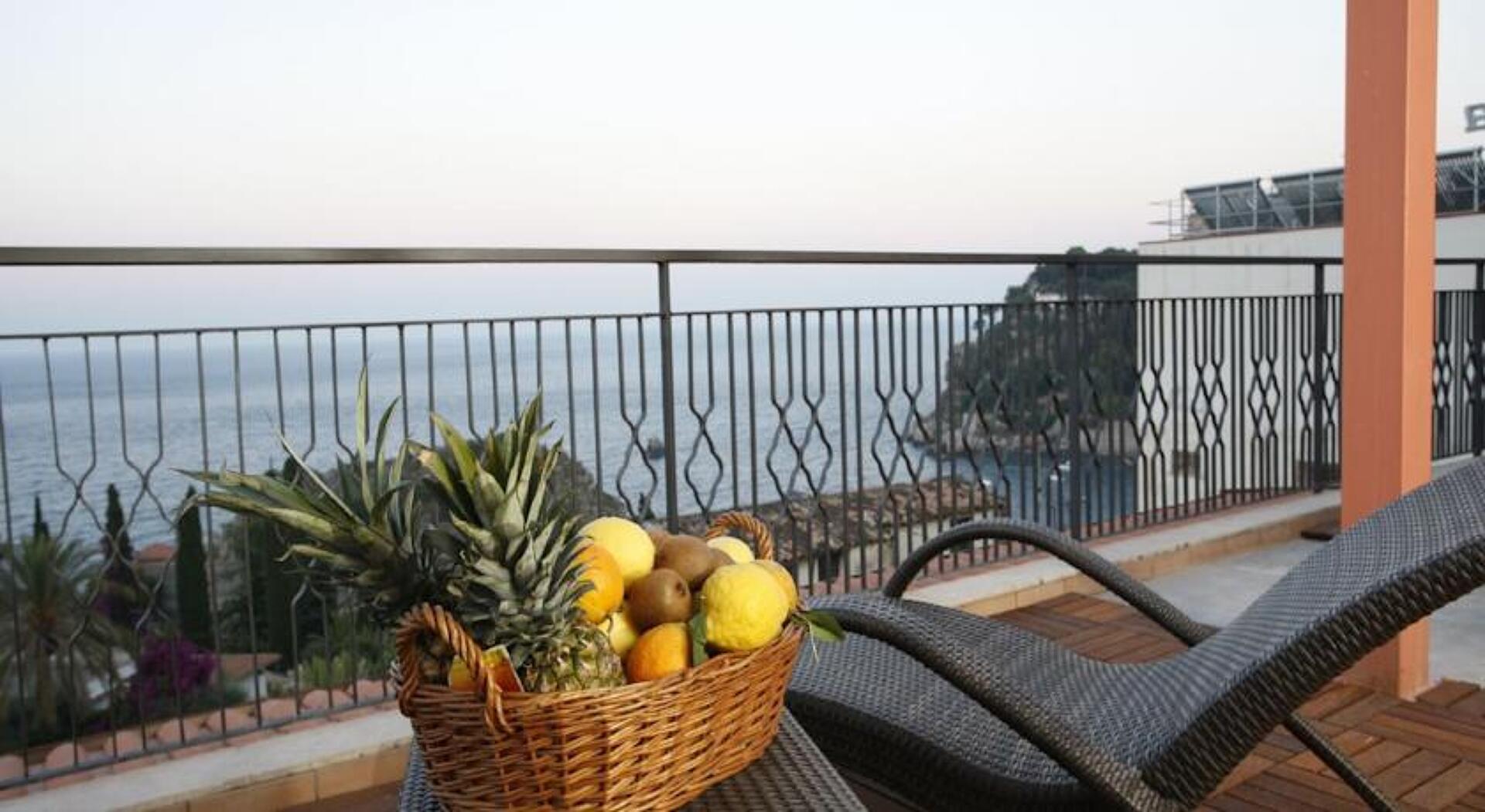 Villa Esperia 4* 5