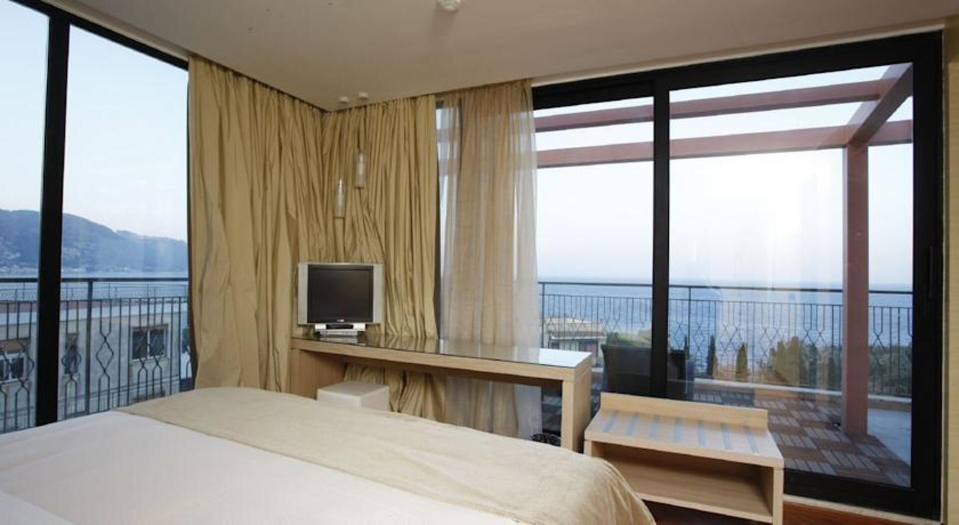 Villa Esperia 4* 3