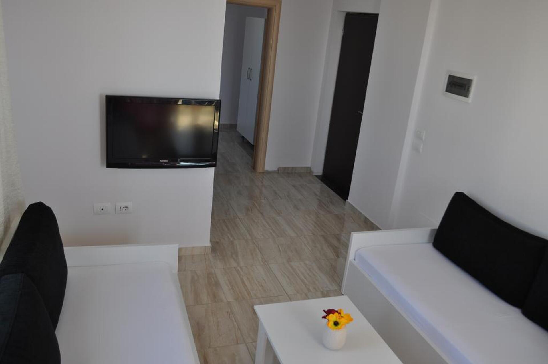 Vila E Bardhe 3* 26