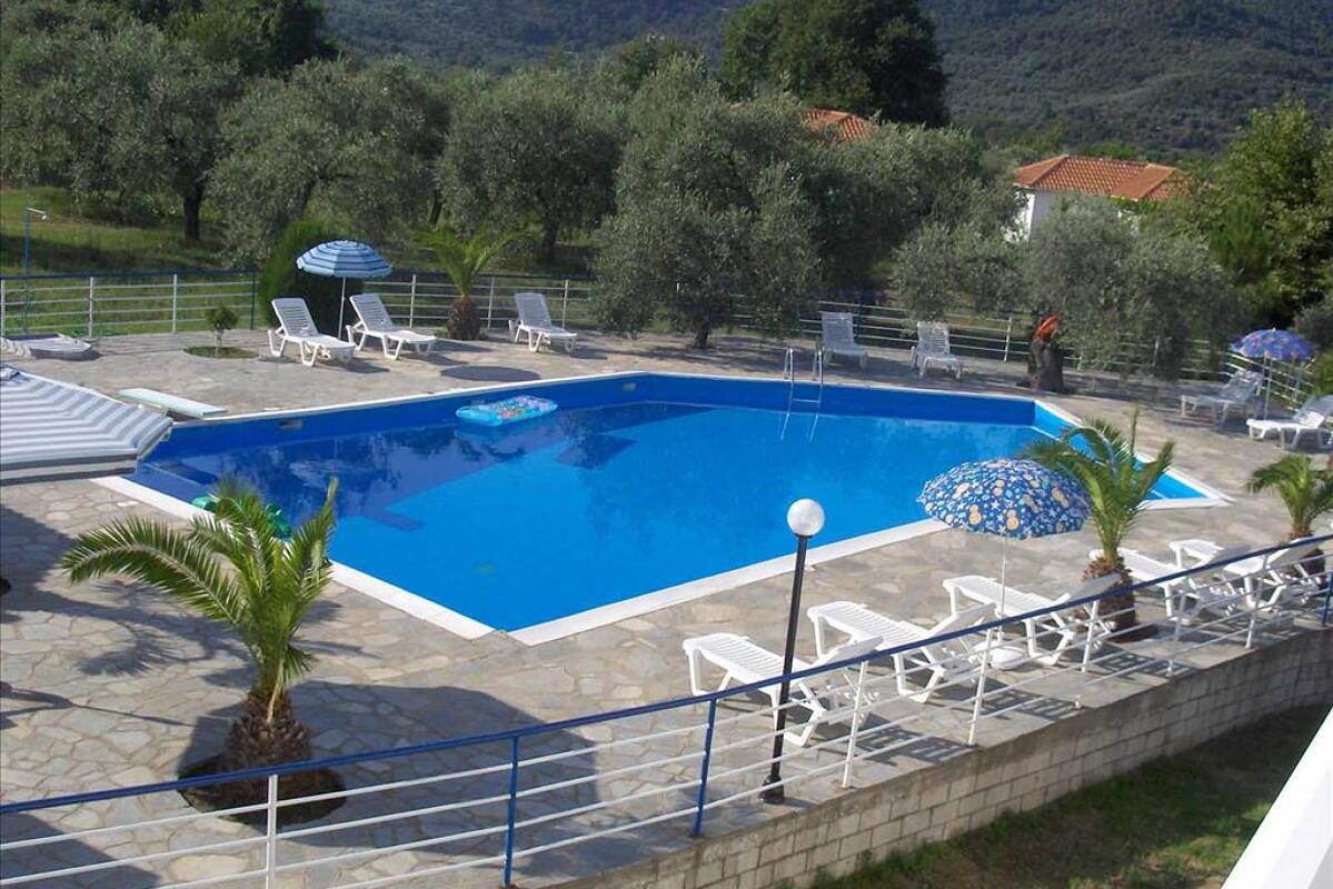 Achillion Hotel 3* 2