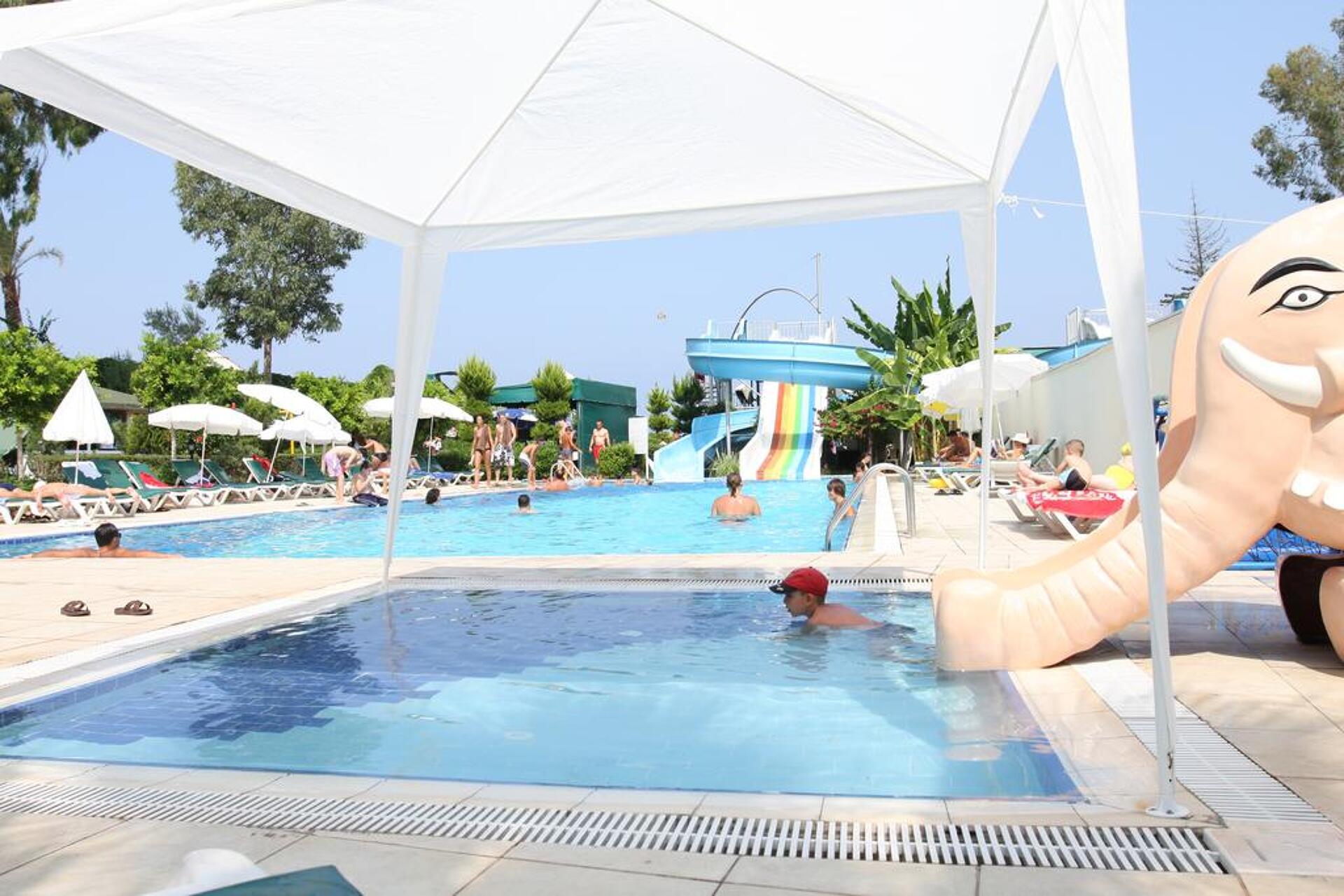 Armas Beach Hotel 14