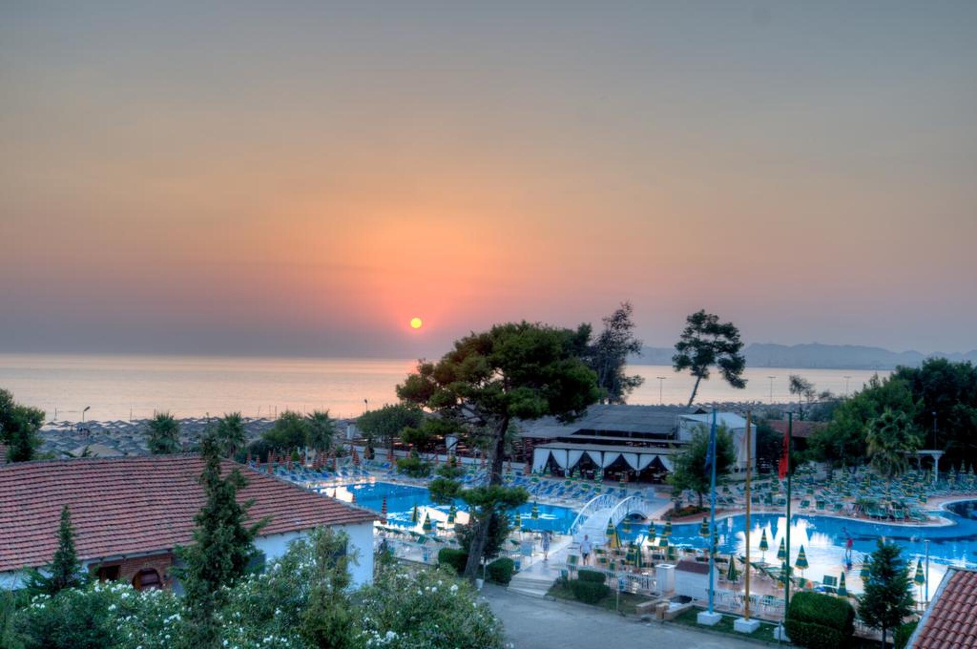 Tropikal Resort 4* 4