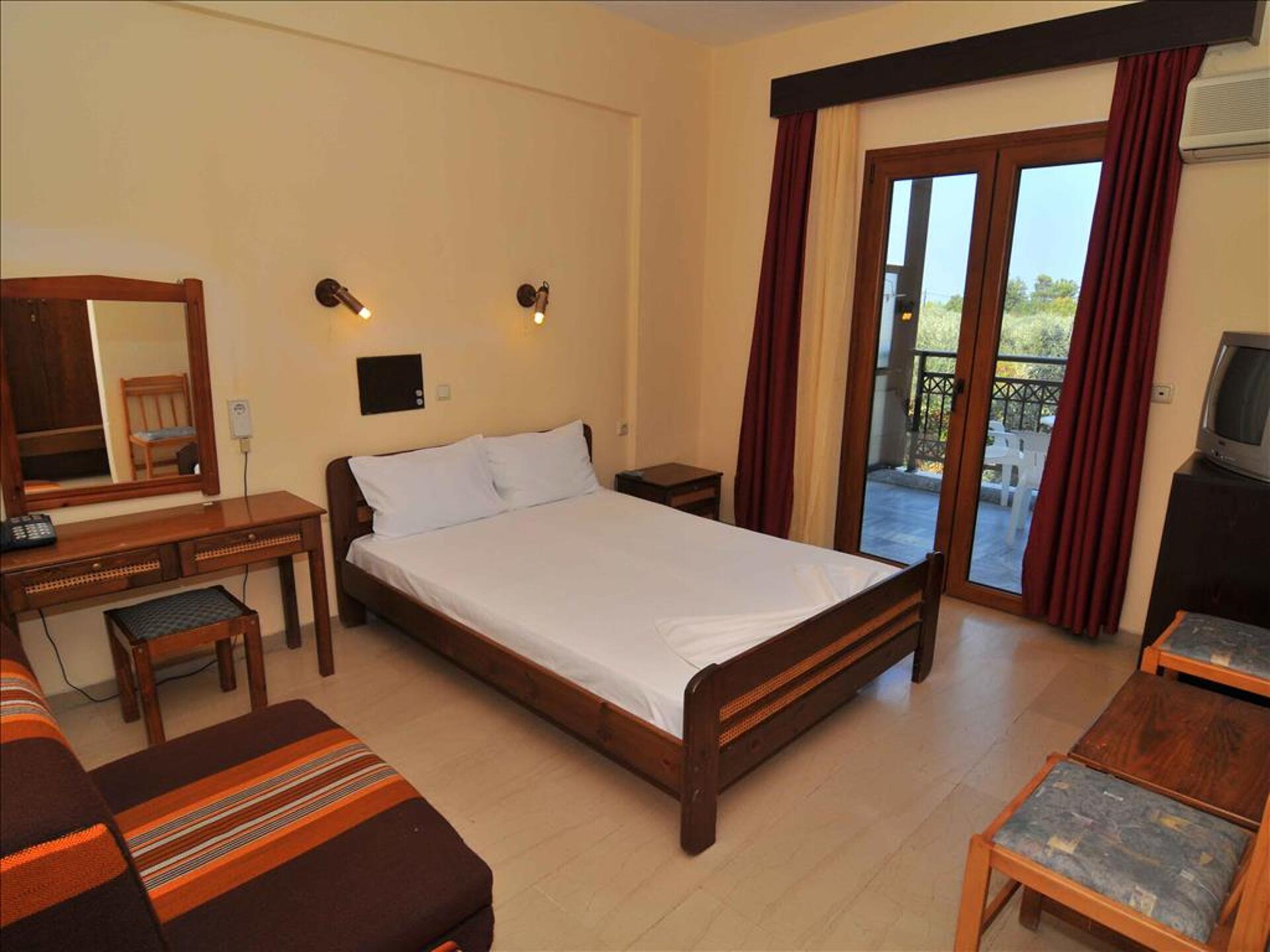 Coral Hotel 2* 16