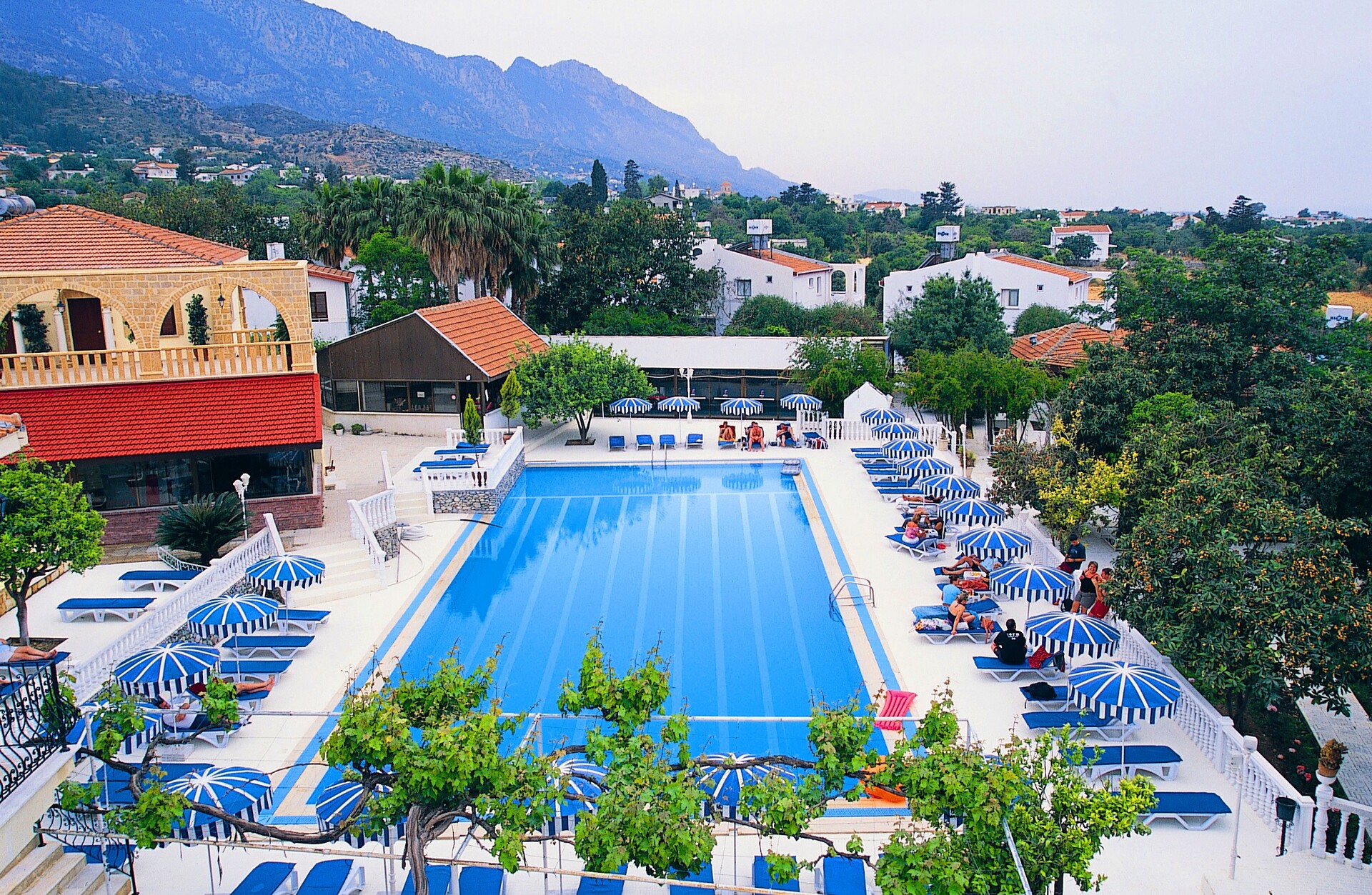 Riverside Garden Resort 4* 1
