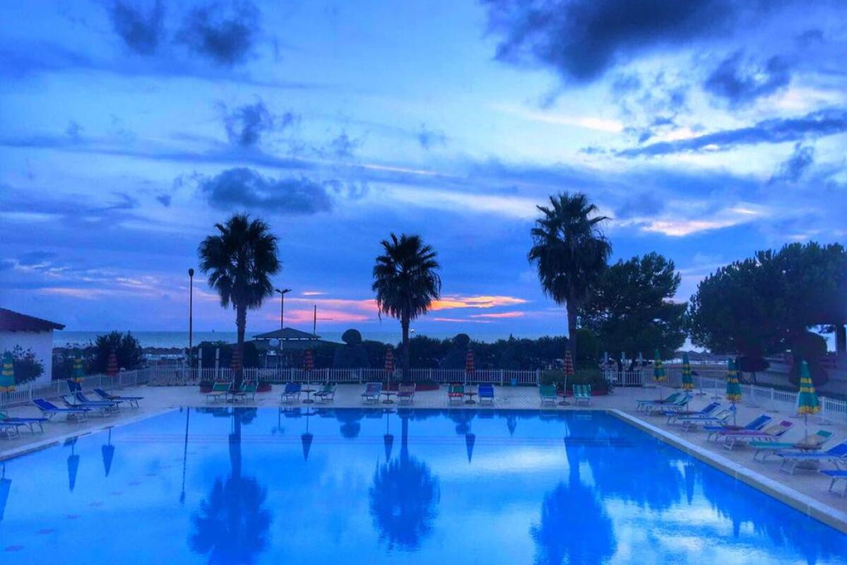 Tropikal Resort 4* 1