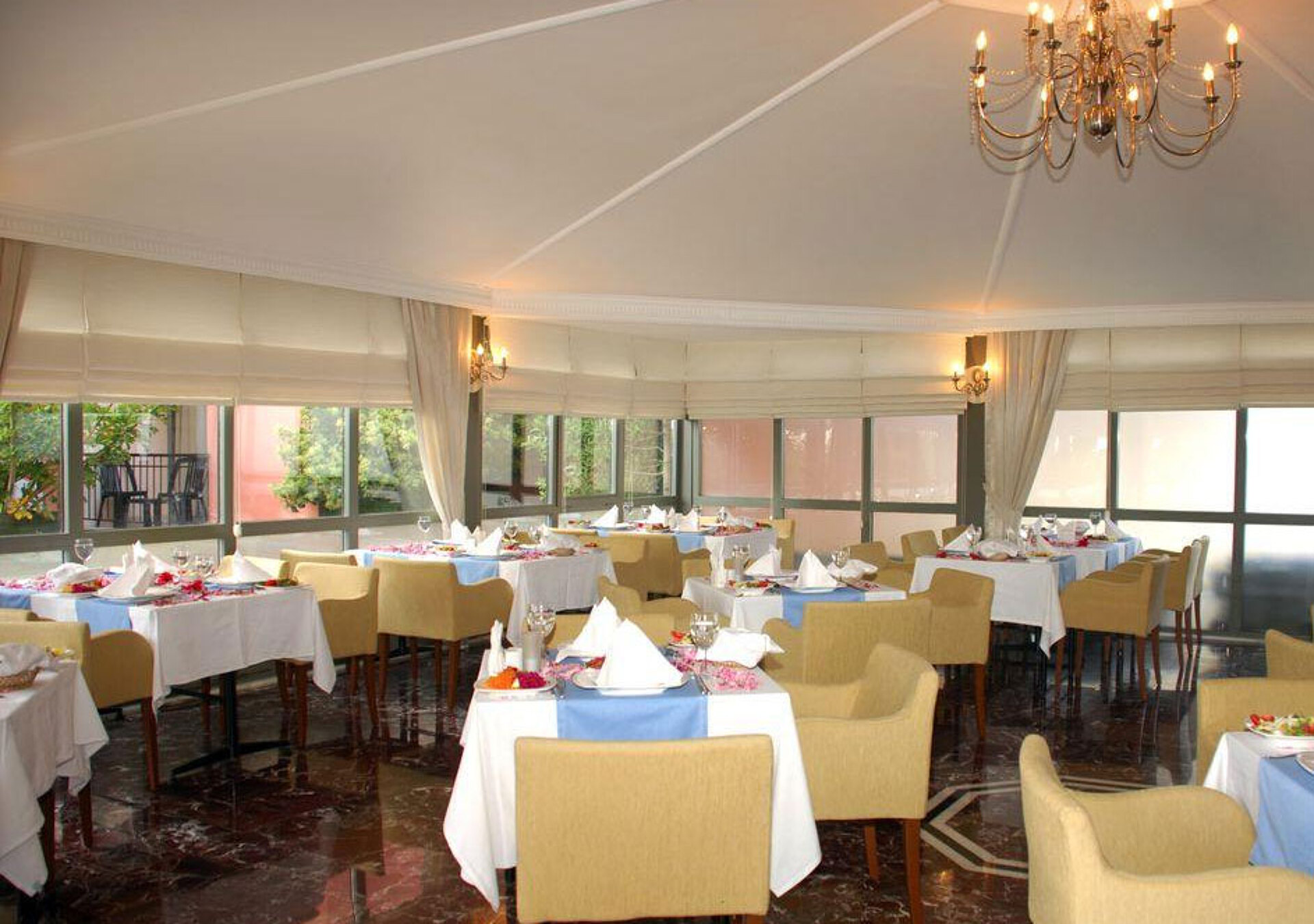 Palmeras Beach Hotel 9