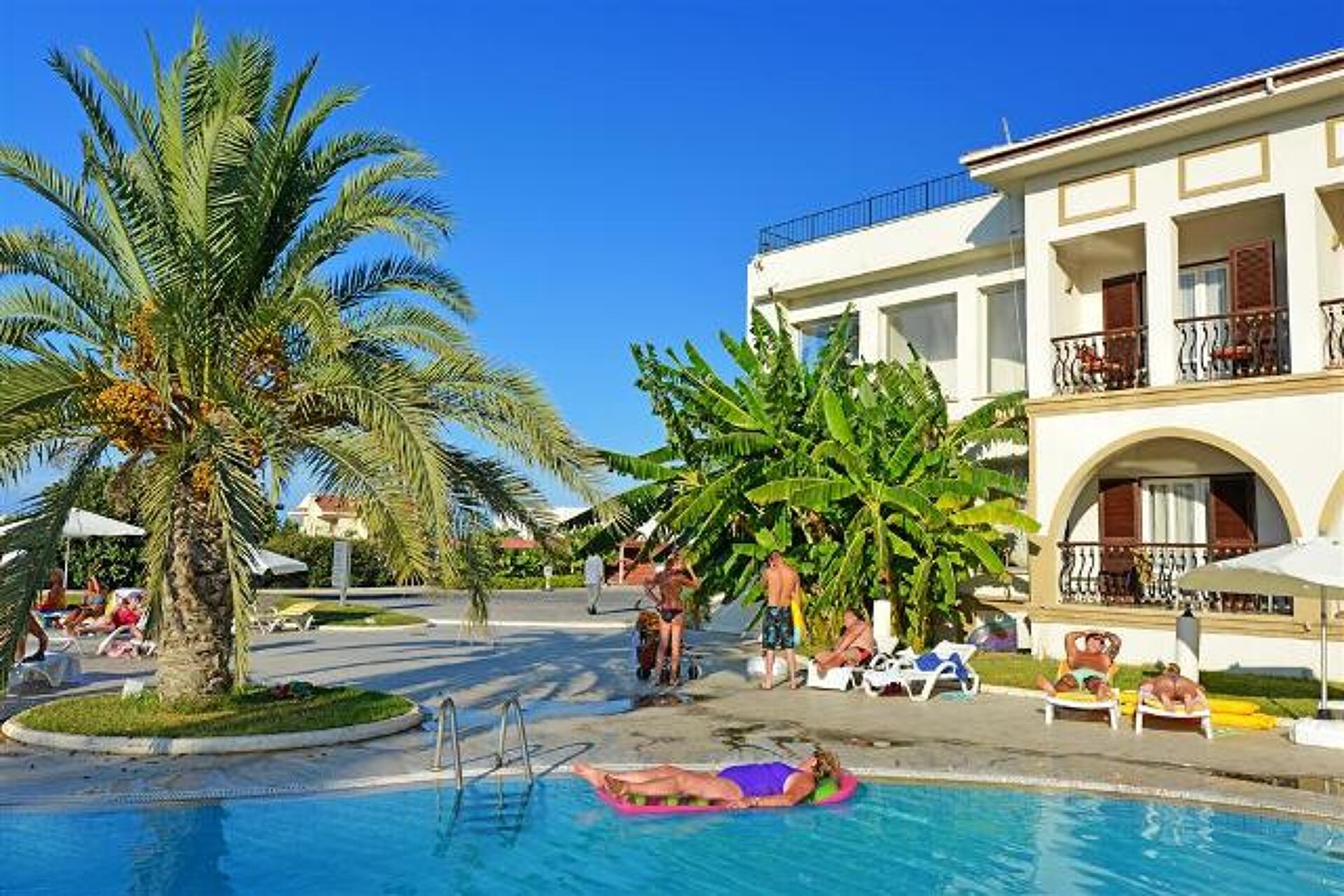 Lapta Holiday Club 4* 1