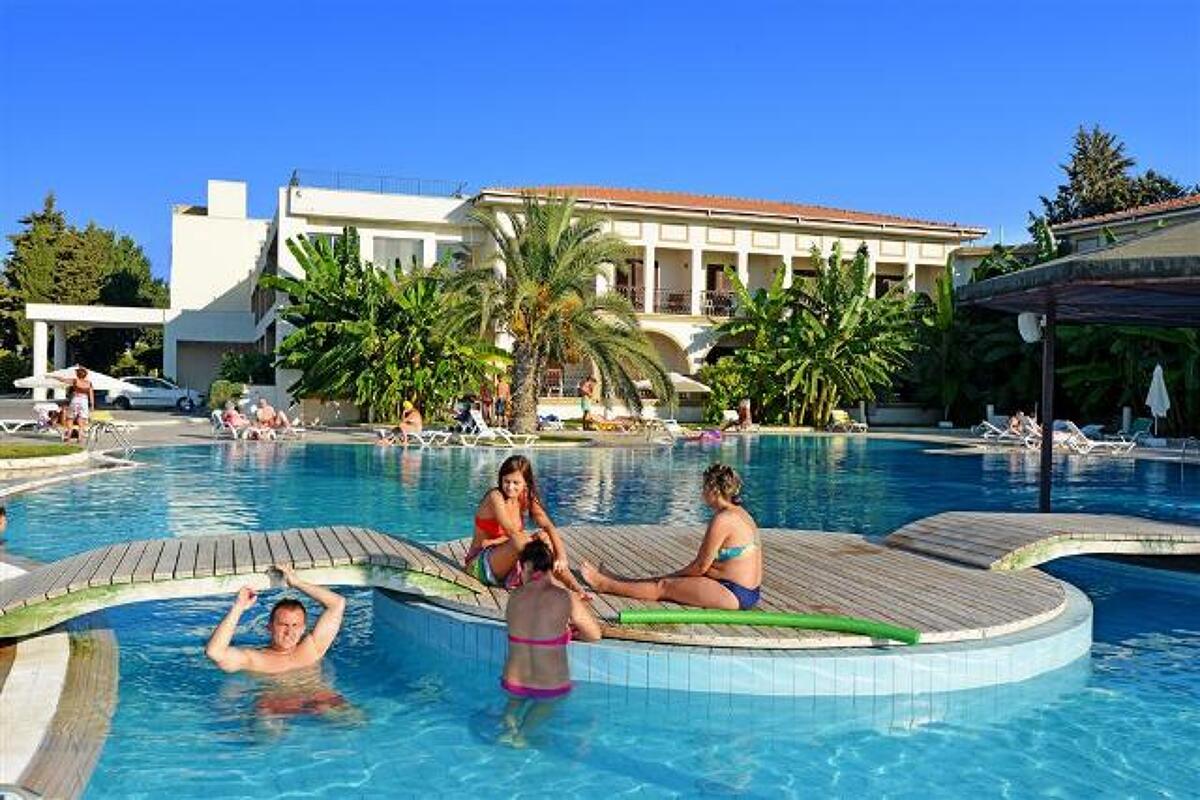 Lapta Holiday Club 4* 2